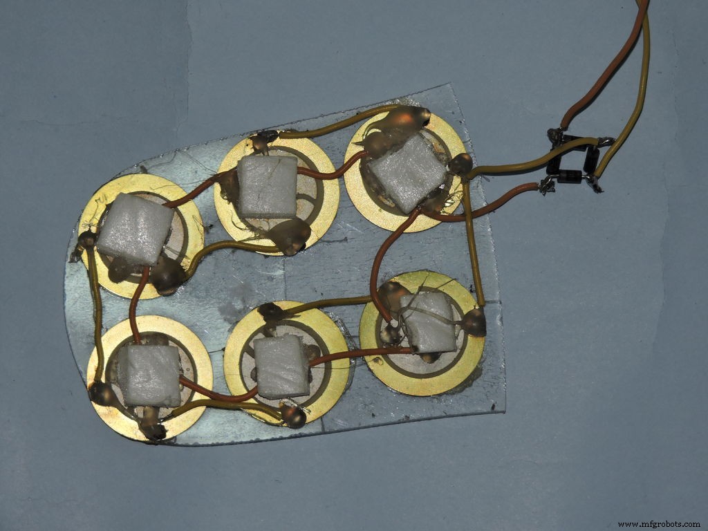 Smart Self‑Lacing Shoes with Built‑In Energy Harvesting