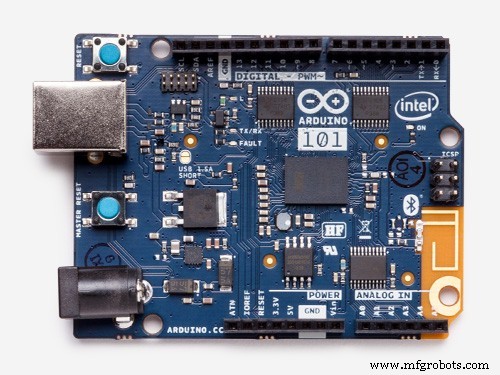 Smart Self‑Lacing Shoes with Built‑In Energy Harvesting