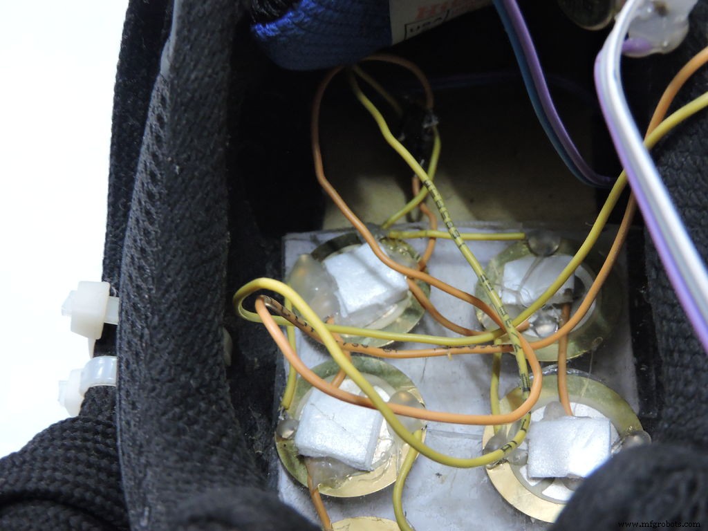 Smart Self‑Lacing Shoes with Built‑In Energy Harvesting