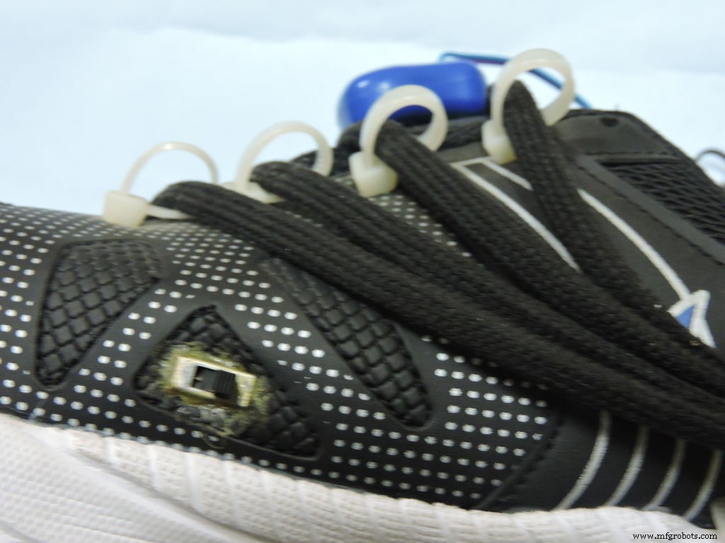 Smart Self‑Lacing Shoes with Built‑In Energy Harvesting