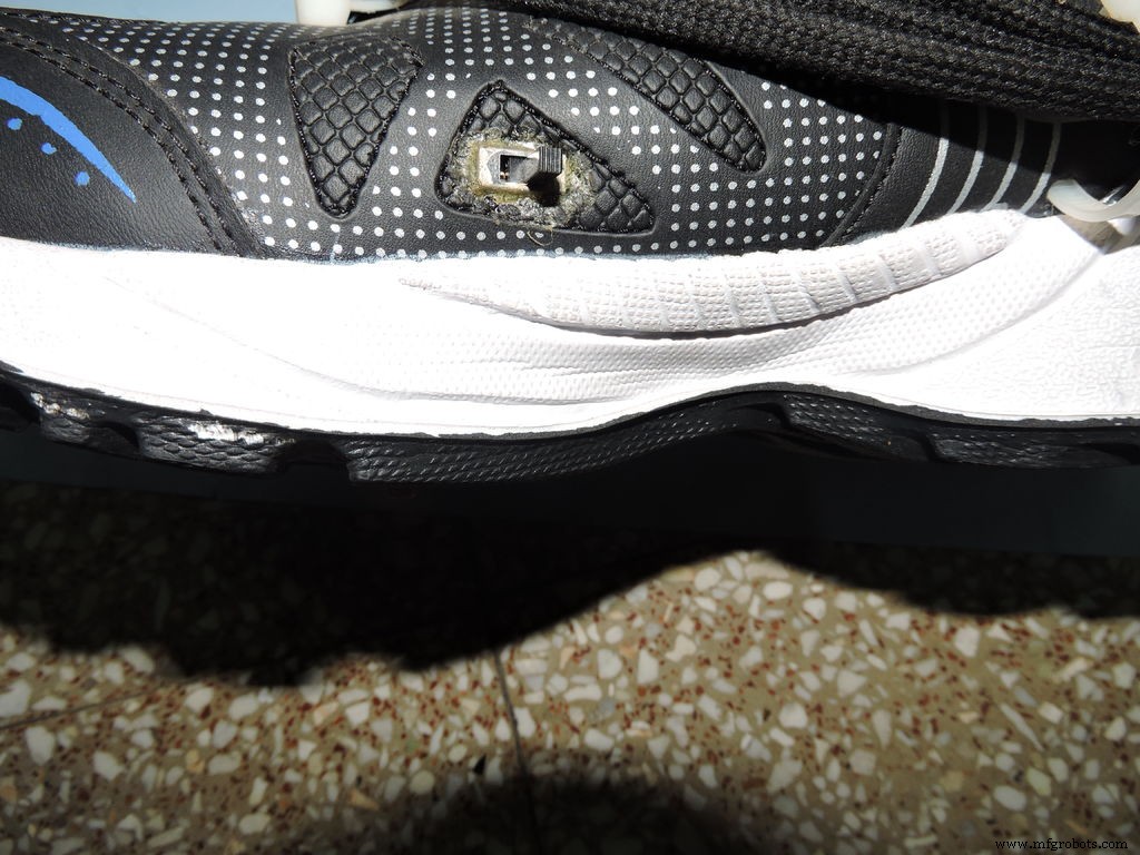 Smart Self‑Lacing Shoes with Built‑In Energy Harvesting