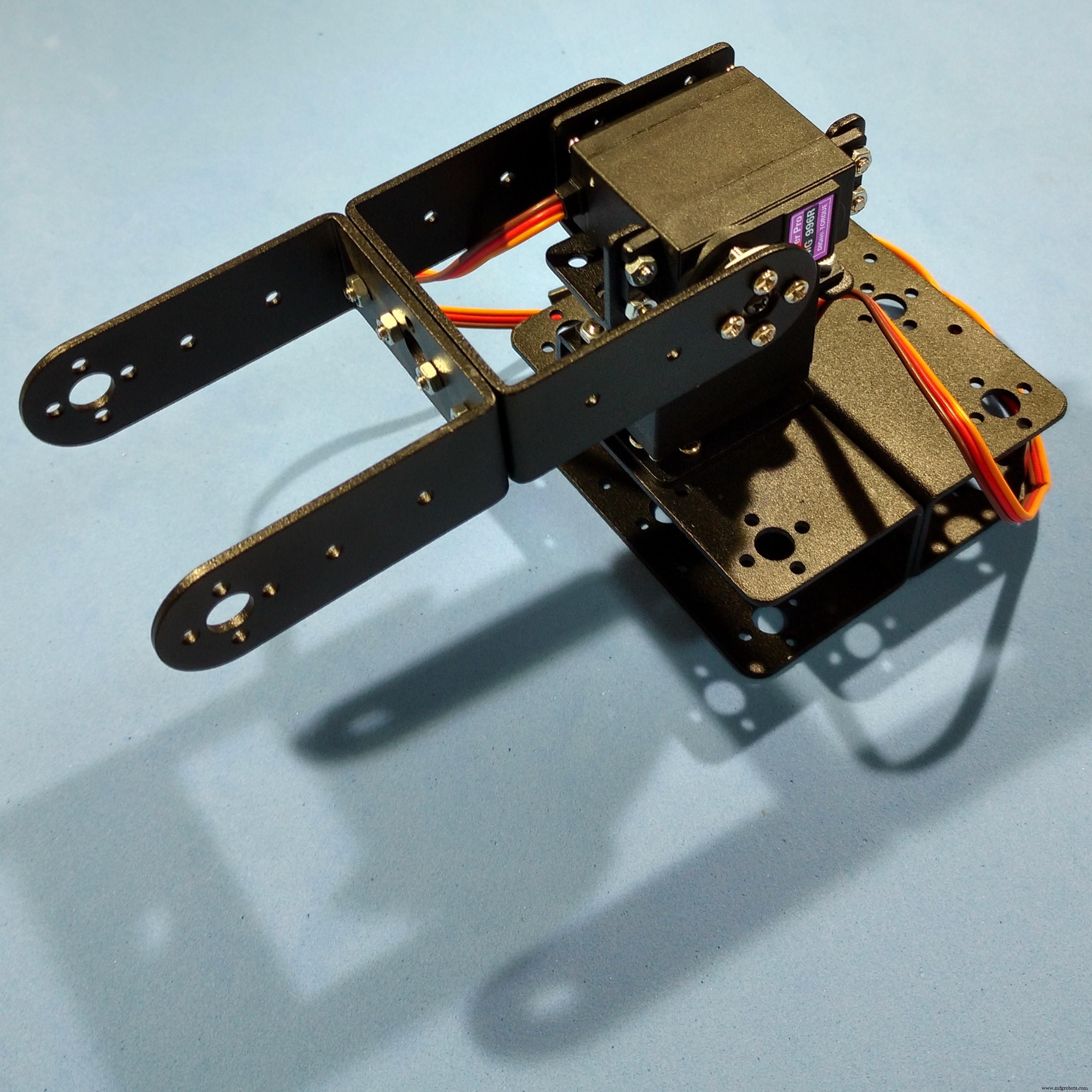 Arduino-Based Nunchuk-Operated 6-DoF Robotic Arm Kit