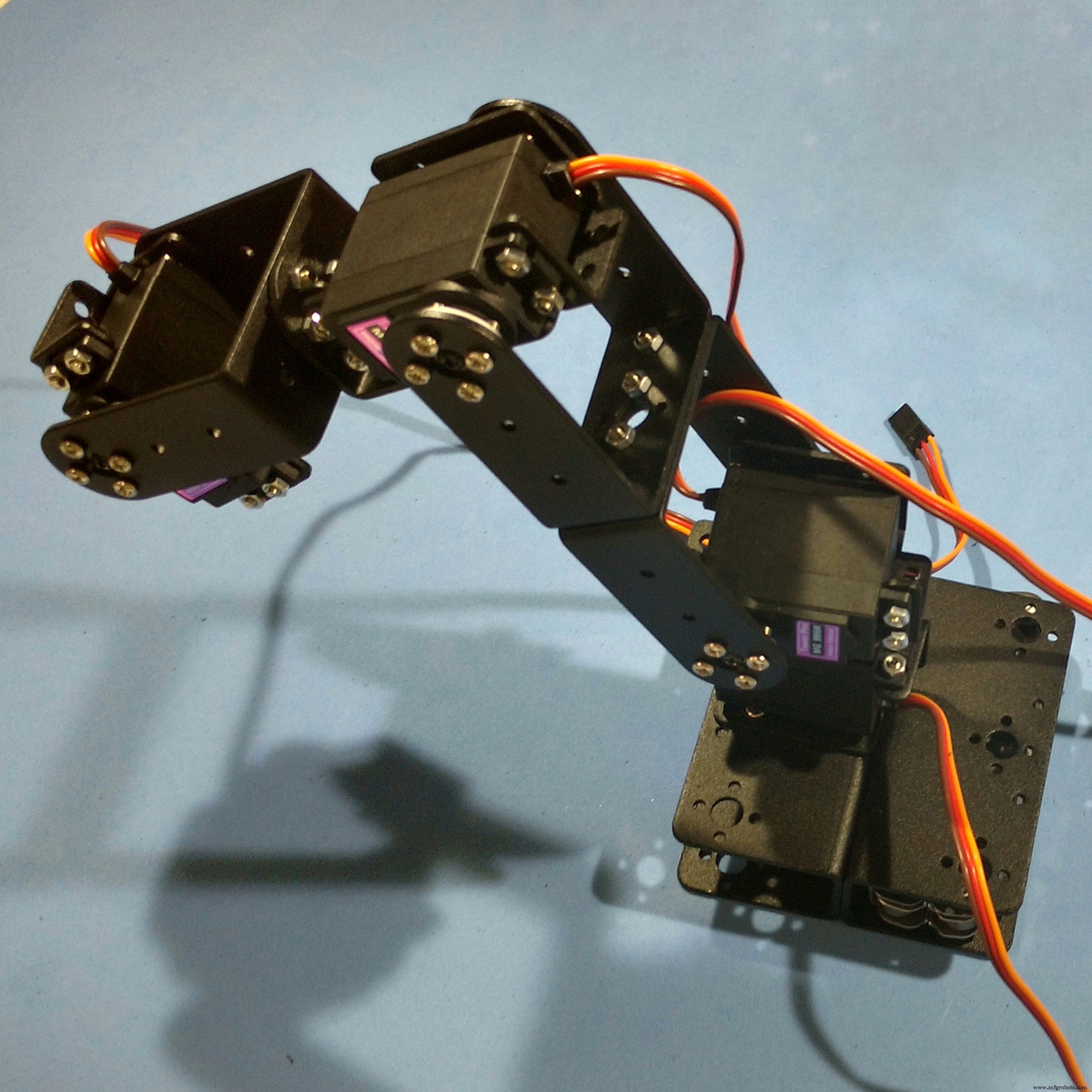 Arduino-Based Nunchuk-Operated 6-DoF Robotic Arm Kit
