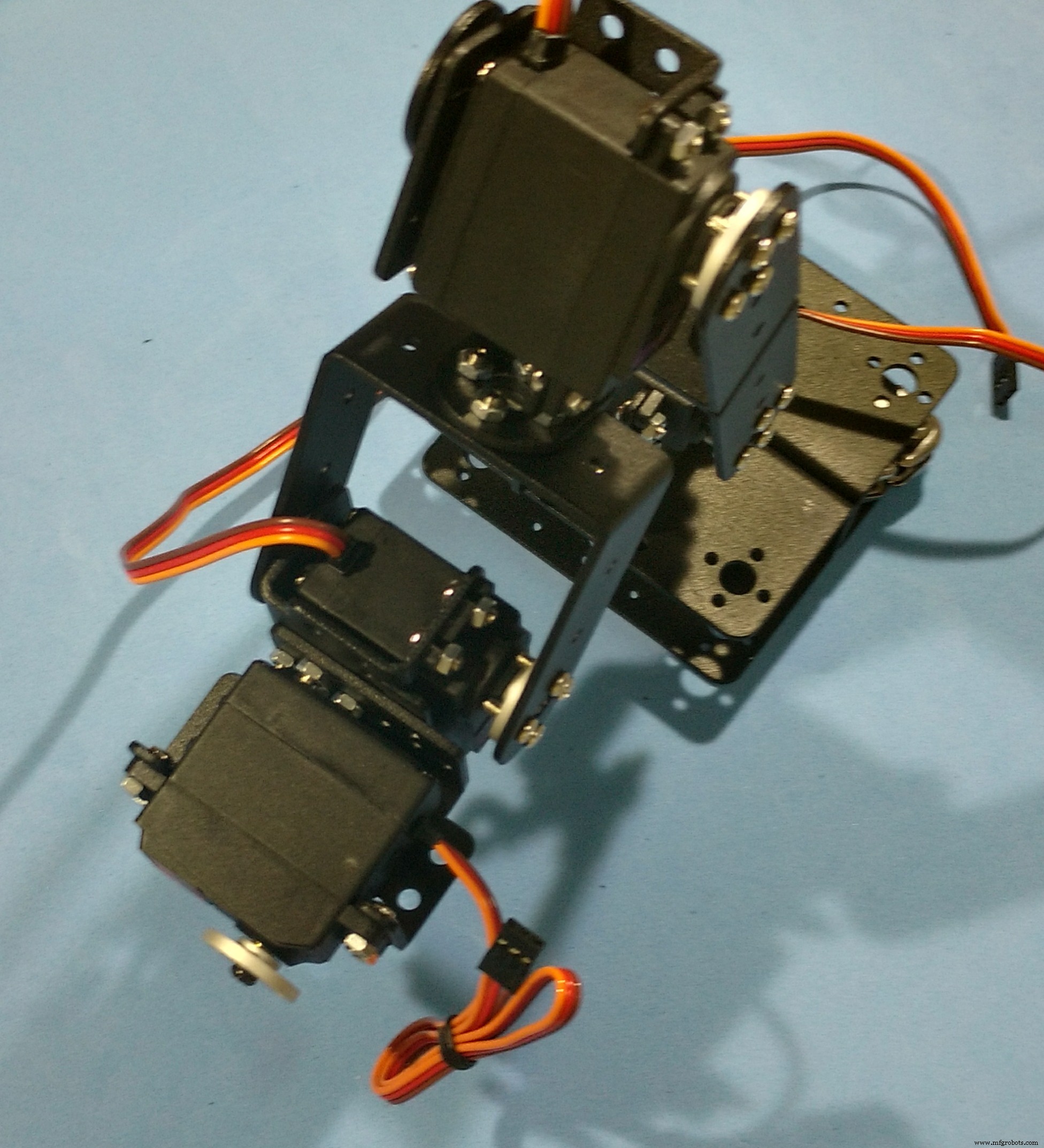 Arduino-Based Nunchuk-Operated 6-DoF Robotic Arm Kit