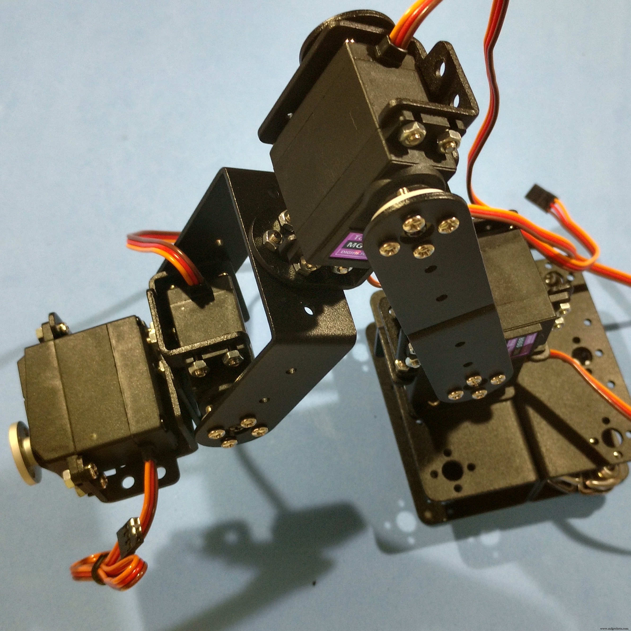 Arduino-Based Nunchuk-Operated 6-DoF Robotic Arm Kit