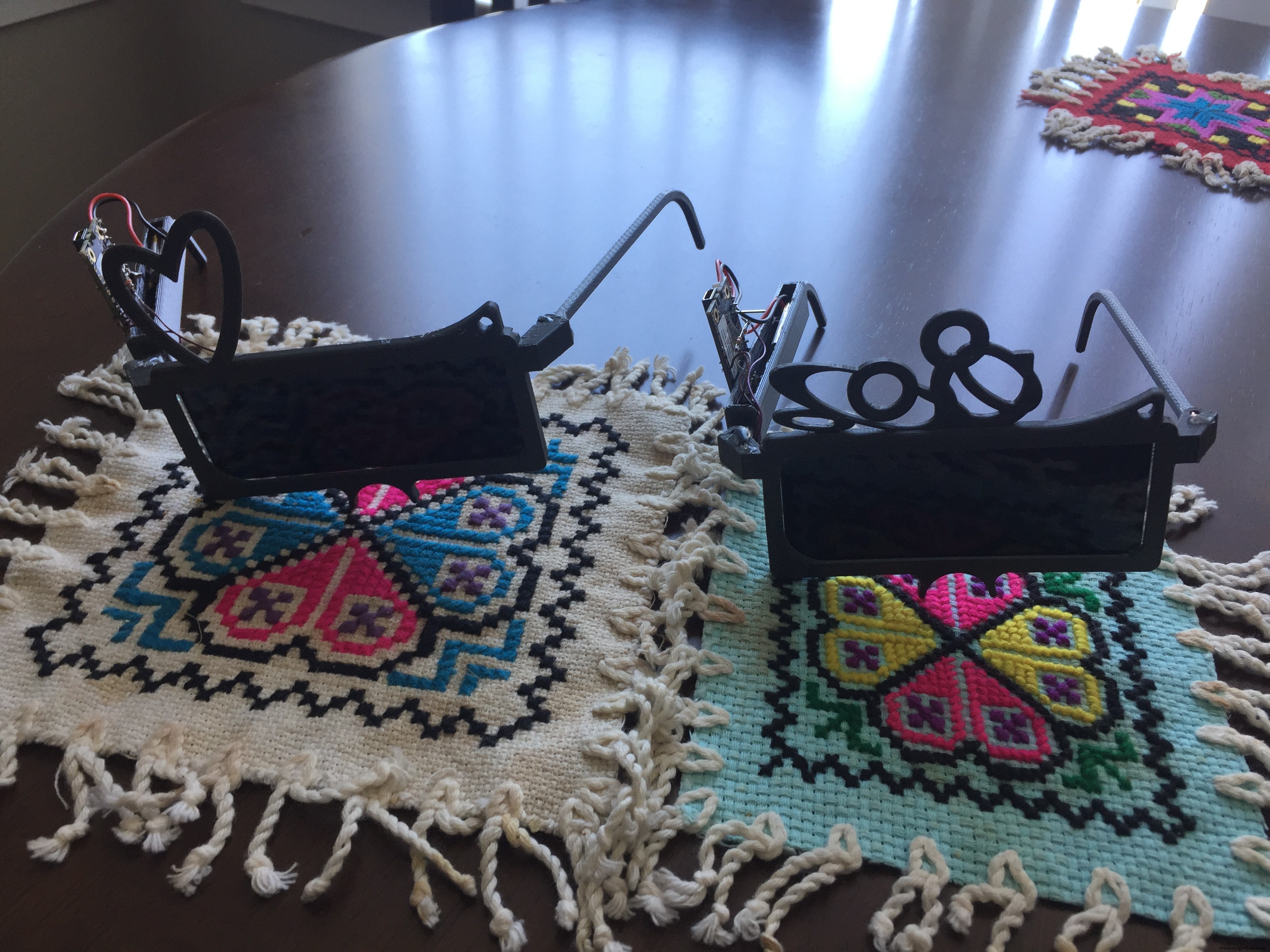 Create Smart Match‑Making Sunglasses with Arduino 101 and tinyTILE BLE