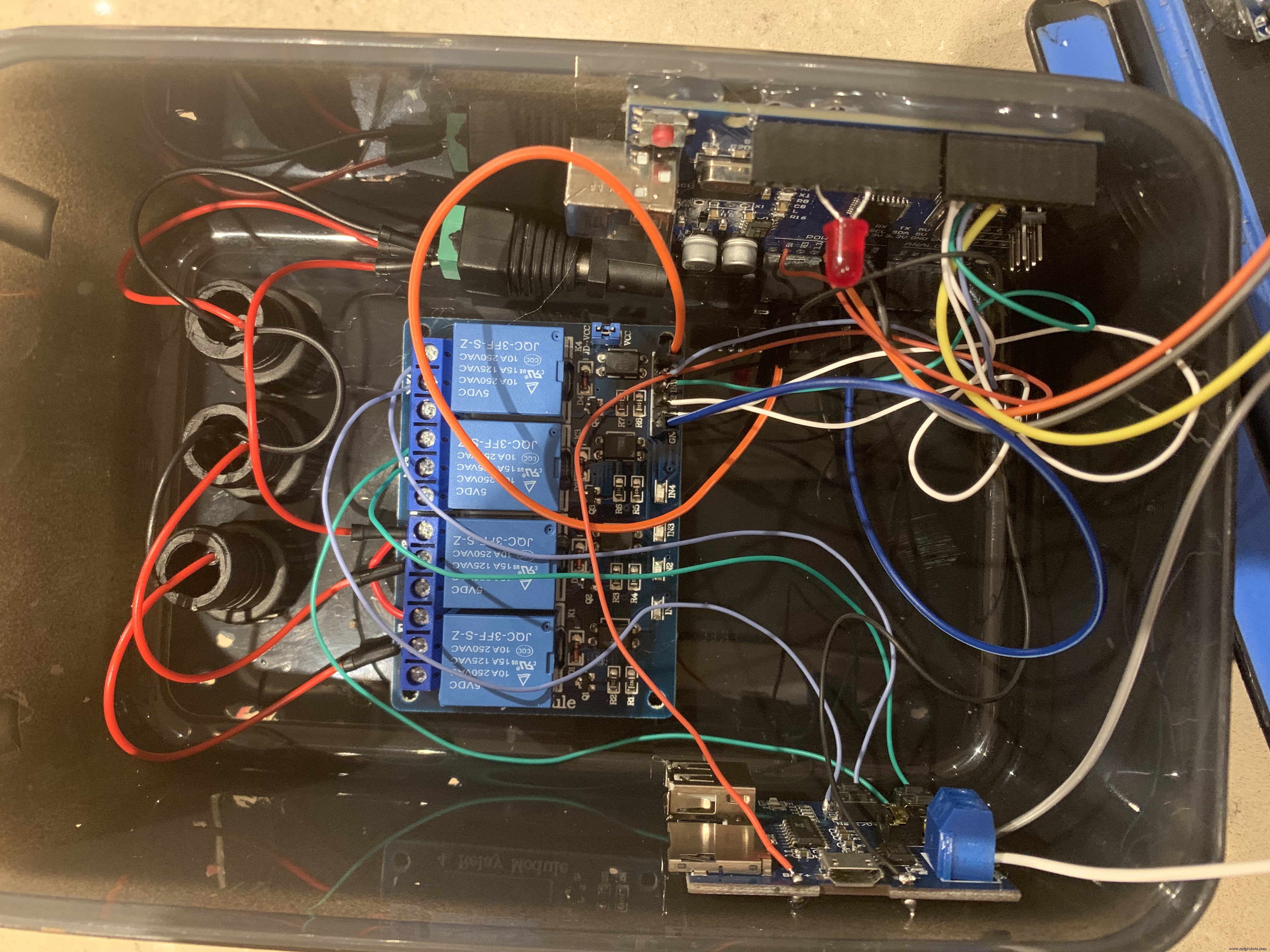 Spooky Halloween PIR Motion Speaker: Scare & Light Effects Kit