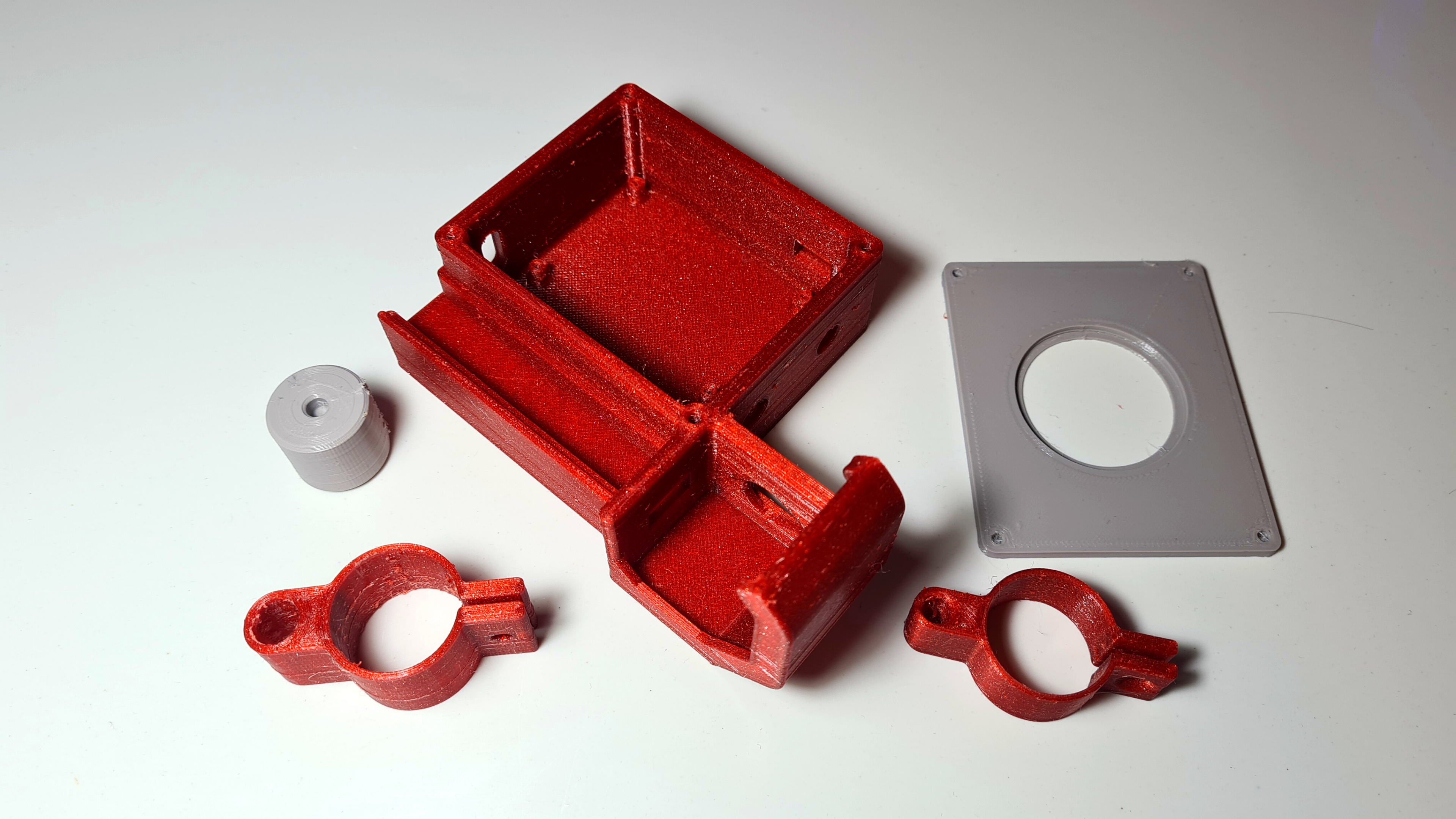 Arduino‑Powered Smart Pull‑Up Bar with Audio Feedback and Light Sensor