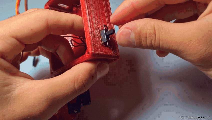 Arduino‑Powered Smart Pull‑Up Bar with Audio Feedback and Light Sensor