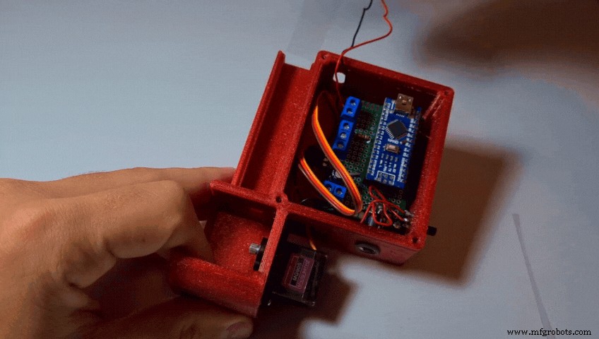 Arduino‑Powered Smart Pull‑Up Bar with Audio Feedback and Light Sensor