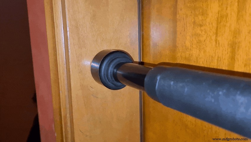 Arduino‑Powered Smart Pull‑Up Bar with Audio Feedback and Light Sensor