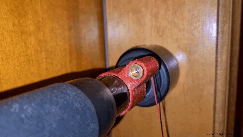 Arduino‑Powered Smart Pull‑Up Bar with Audio Feedback and Light Sensor