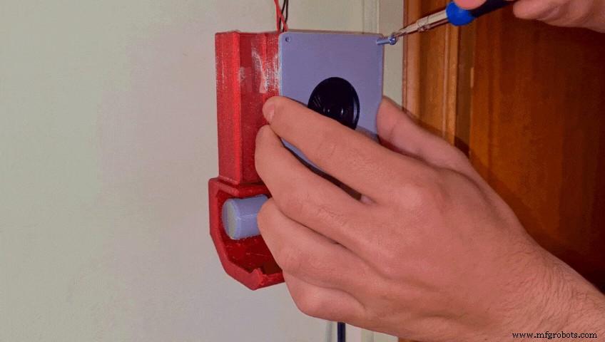 Arduino‑Powered Smart Pull‑Up Bar with Audio Feedback and Light Sensor