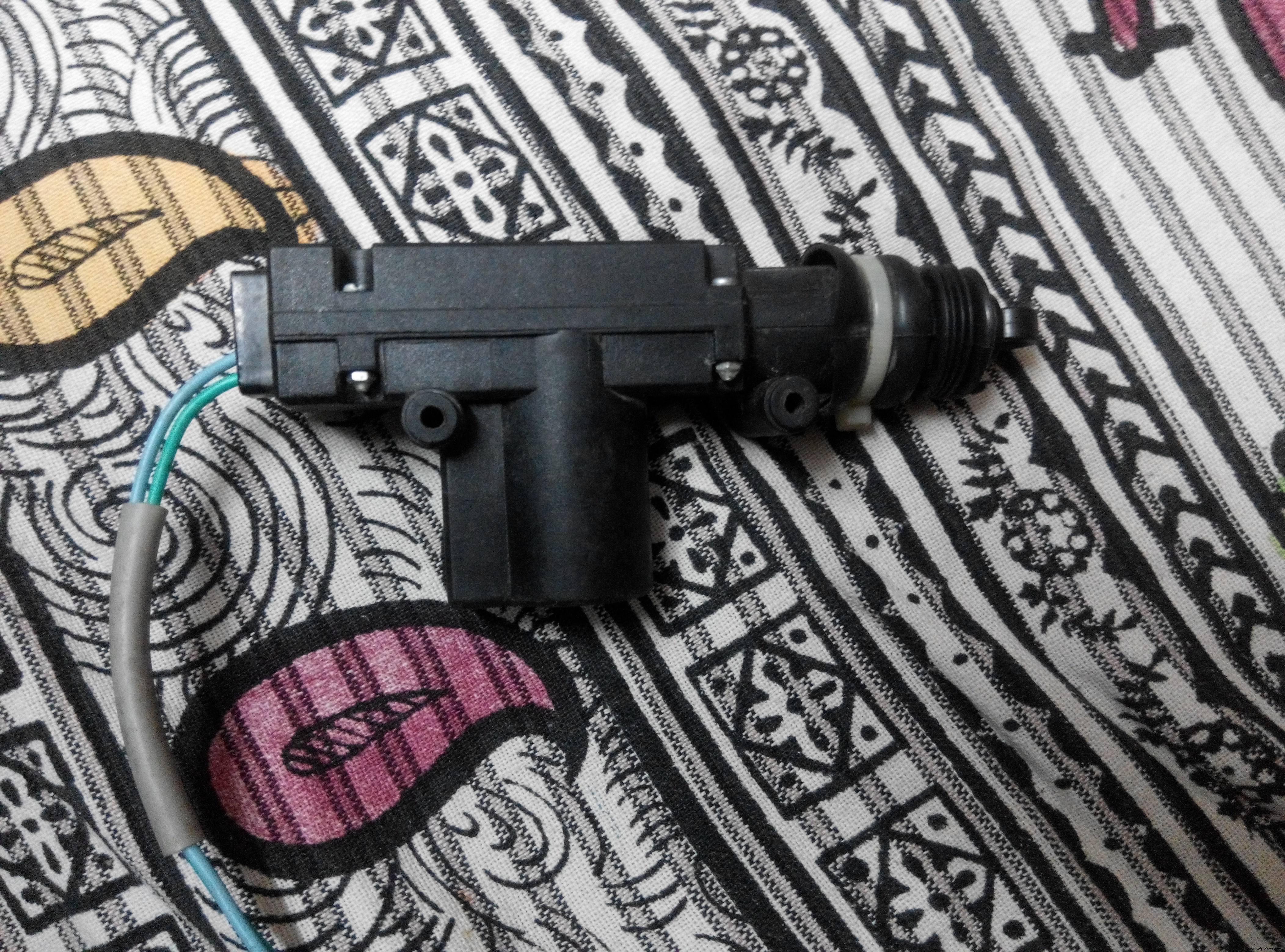 Secure Password-Based Door Lock with Arduino, Keypad & Linear Actuator