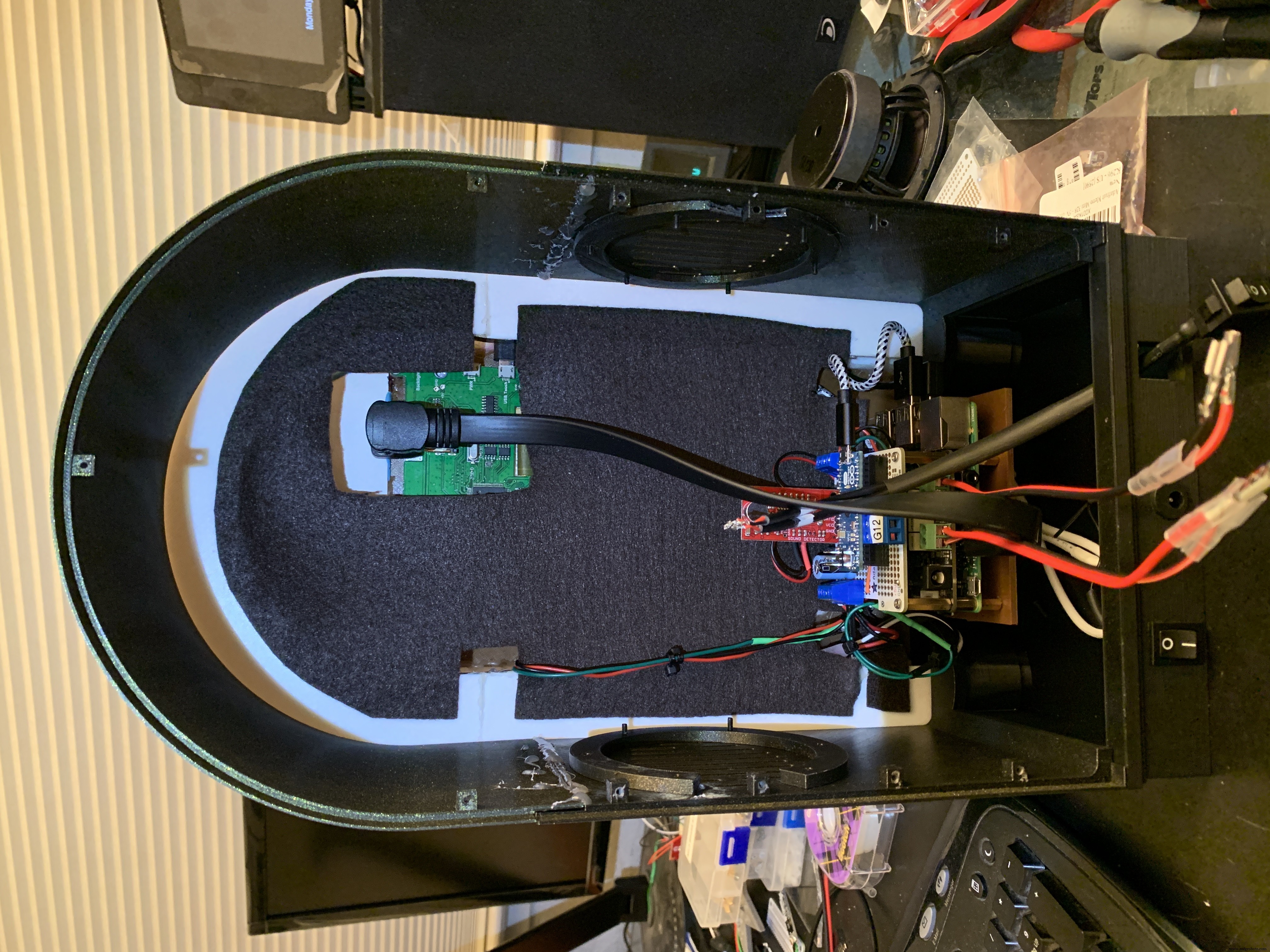 Modern Jukebox: Raspberry Pi & Arduino LED Music Player