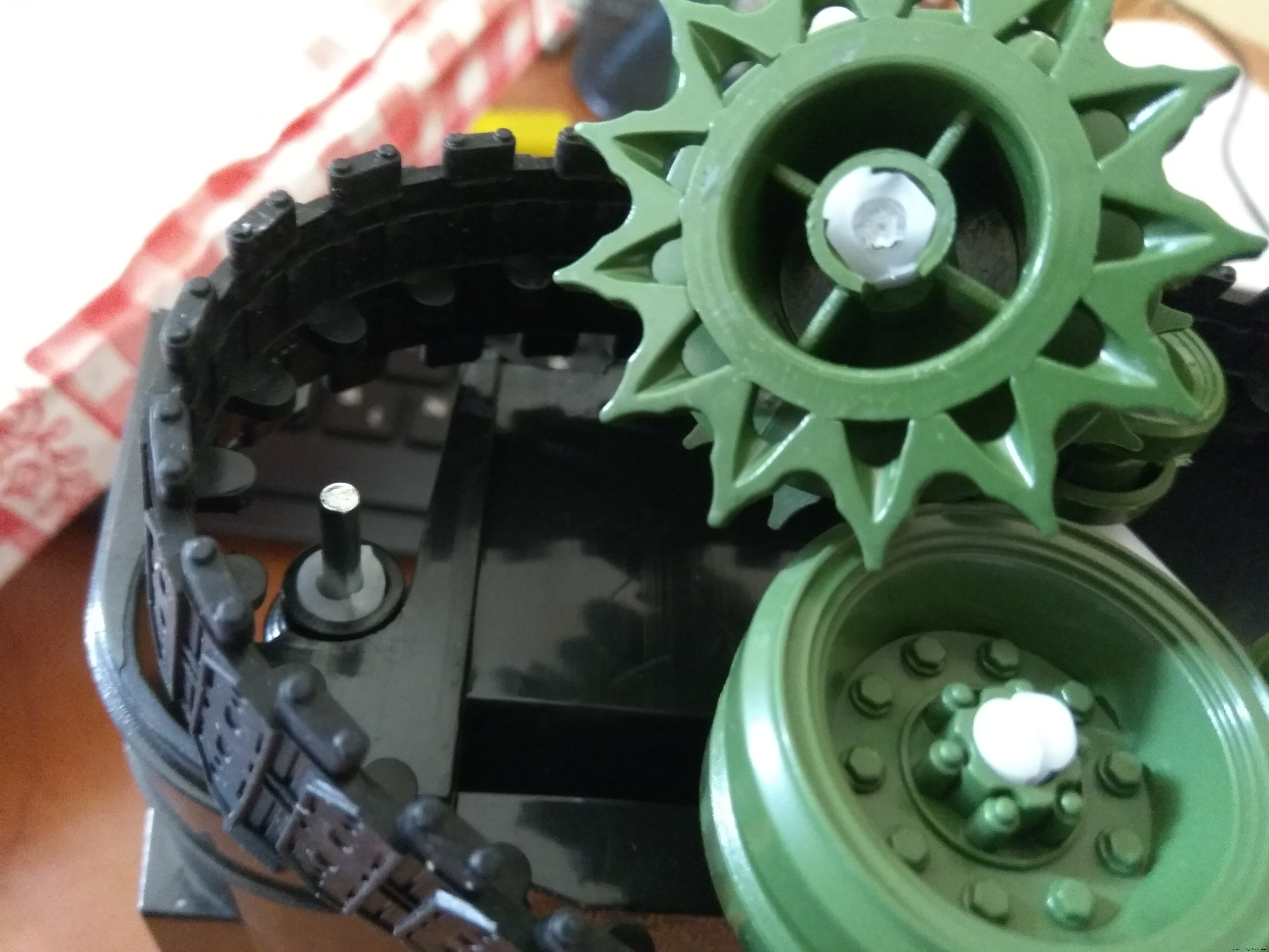 Build Your Own Autonomous Tank: Walabot, Arduino, Raspberry Pi & Alexa Integration