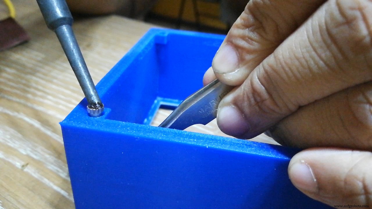 Build a Compact FM Radio with Arduino Nano and RDA8057M