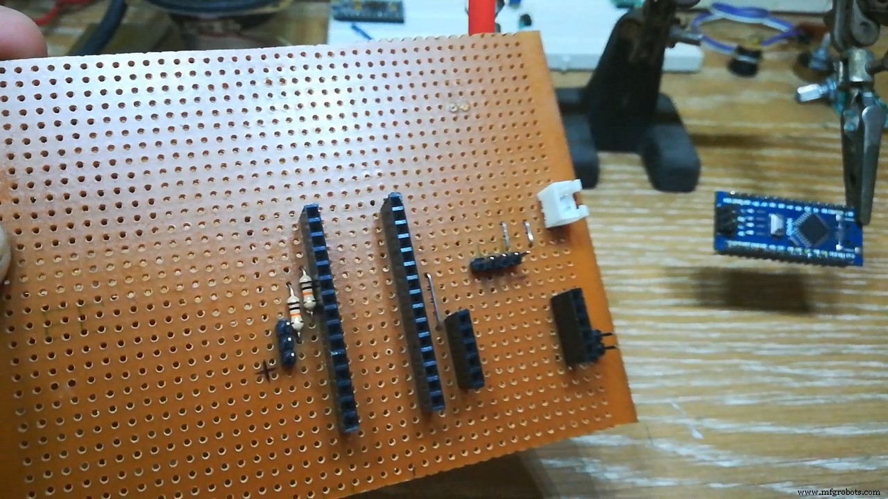 Build a Compact FM Radio with Arduino Nano and RDA8057M