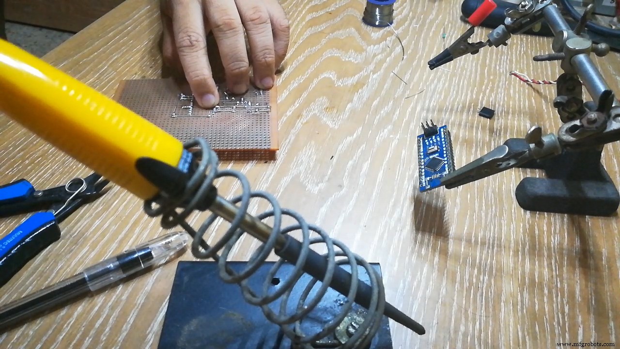 Build a Compact FM Radio with Arduino Nano and RDA8057M