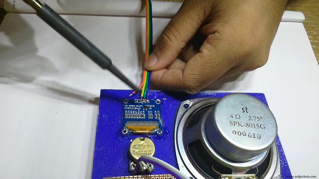 Build a Compact FM Radio with Arduino Nano and RDA8057M