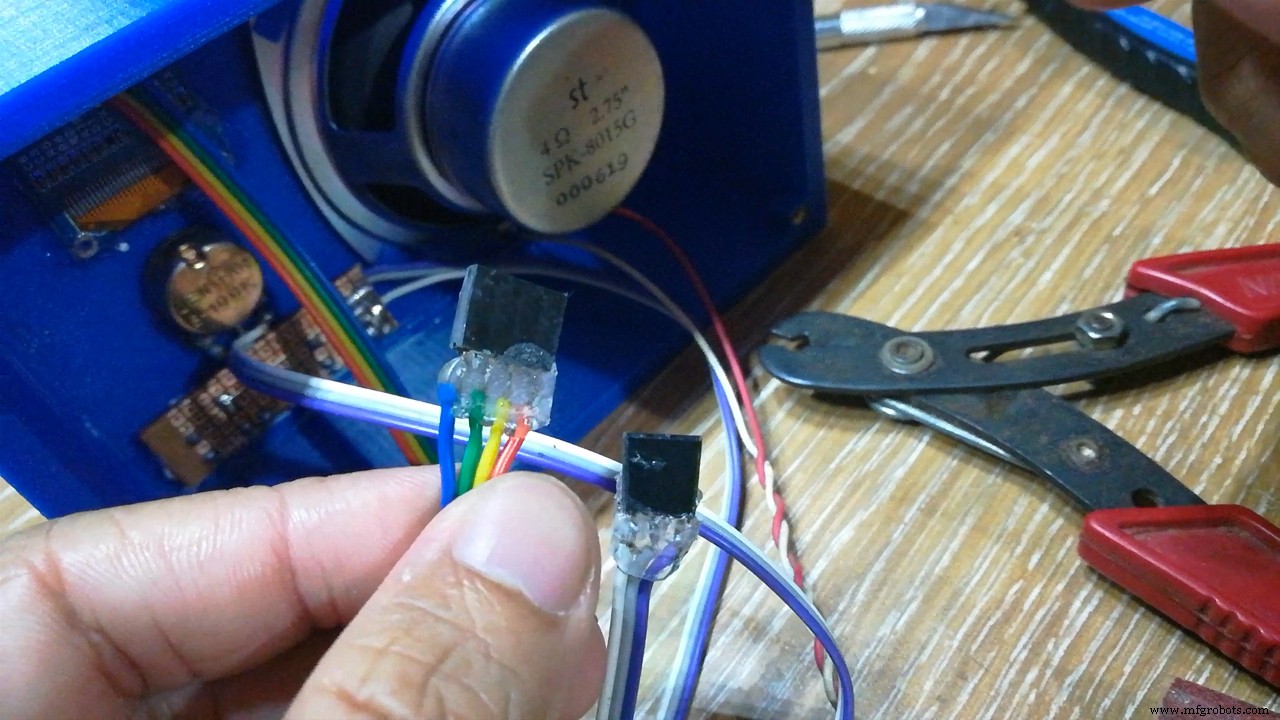 Build a Compact FM Radio with Arduino Nano and RDA8057M