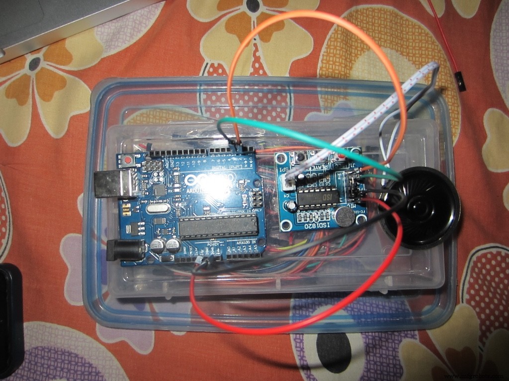 Arduino-Powered ISD1820 Voice Recorder & Playback System