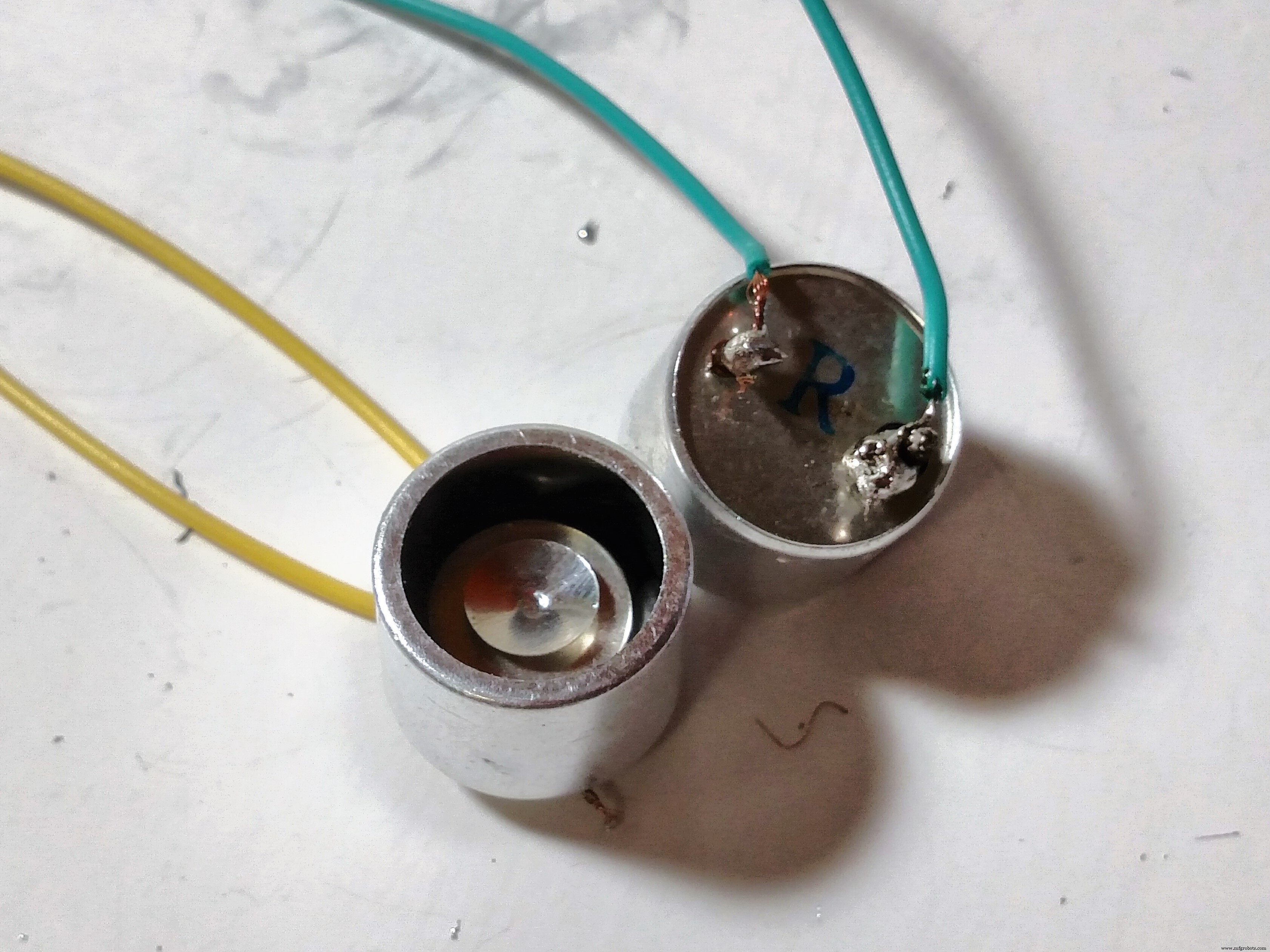 Mini Acoustic Levitation Demo with Arduino UNO & HC-SR04 Ultrasonic Sensor