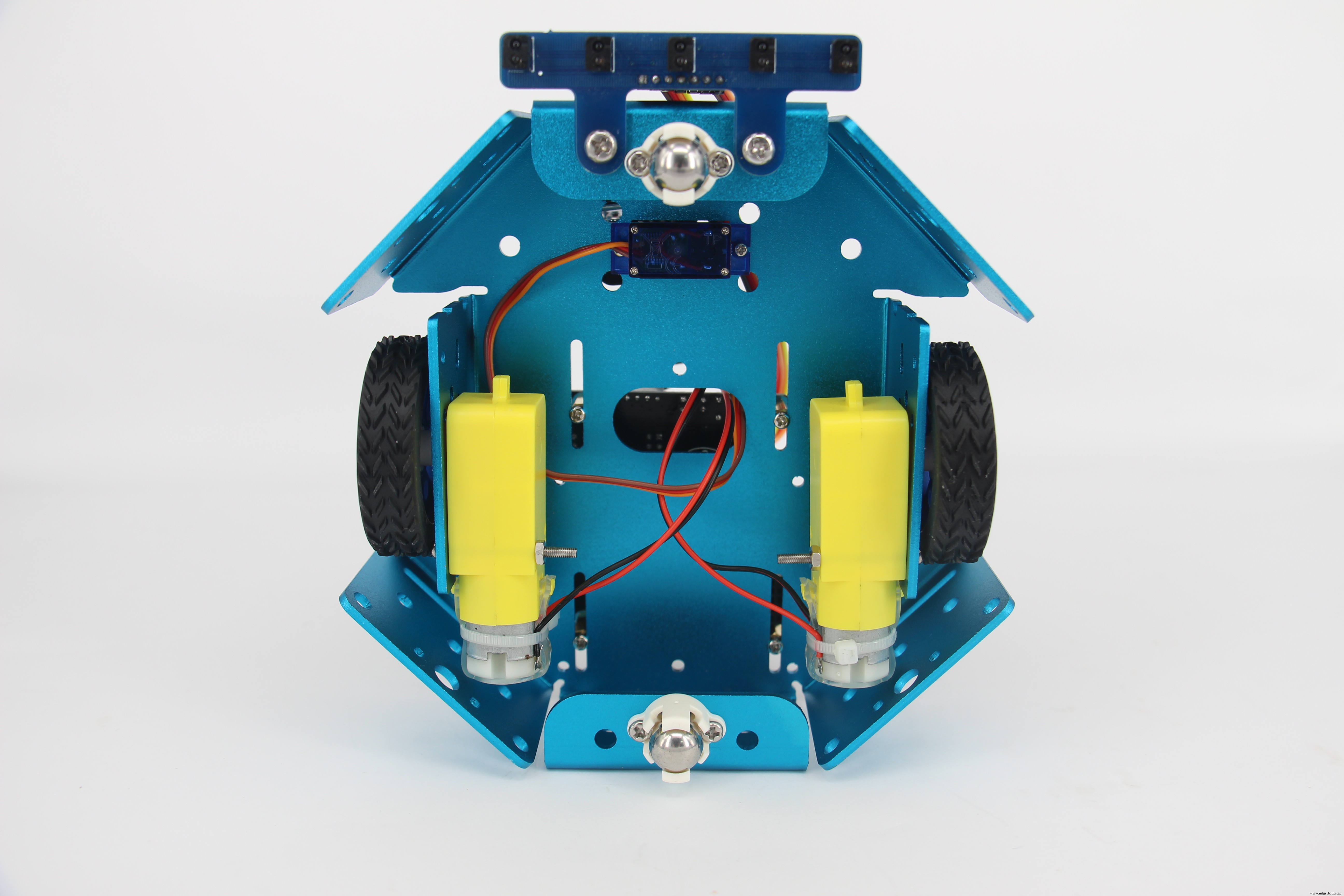 PID-Controlled Line-Following Robot Kit – Arduino UNO, IR Sensors, Durable Chassis