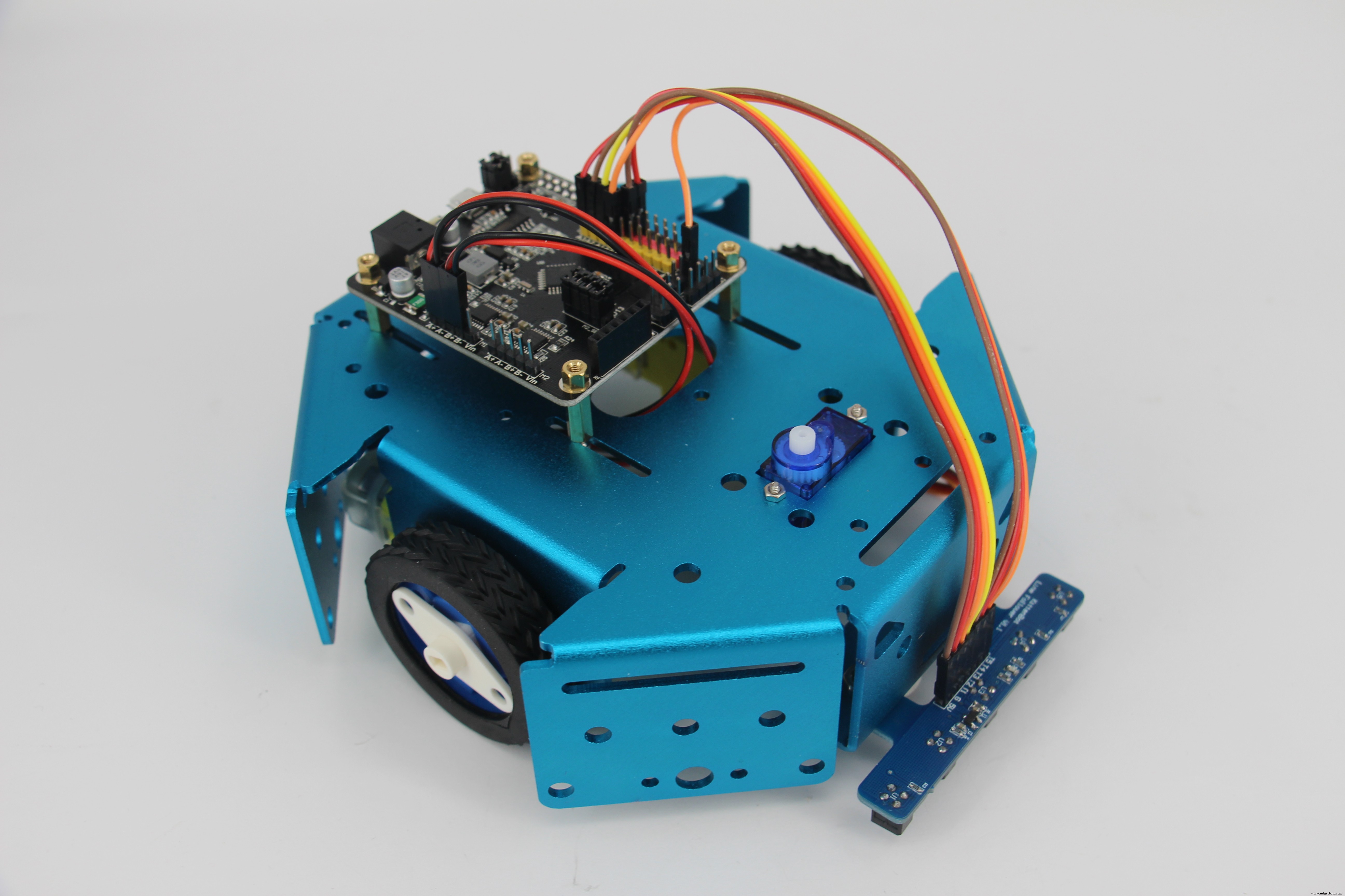 PID-Controlled Line-Following Robot Kit – Arduino UNO, IR Sensors, Durable Chassis
