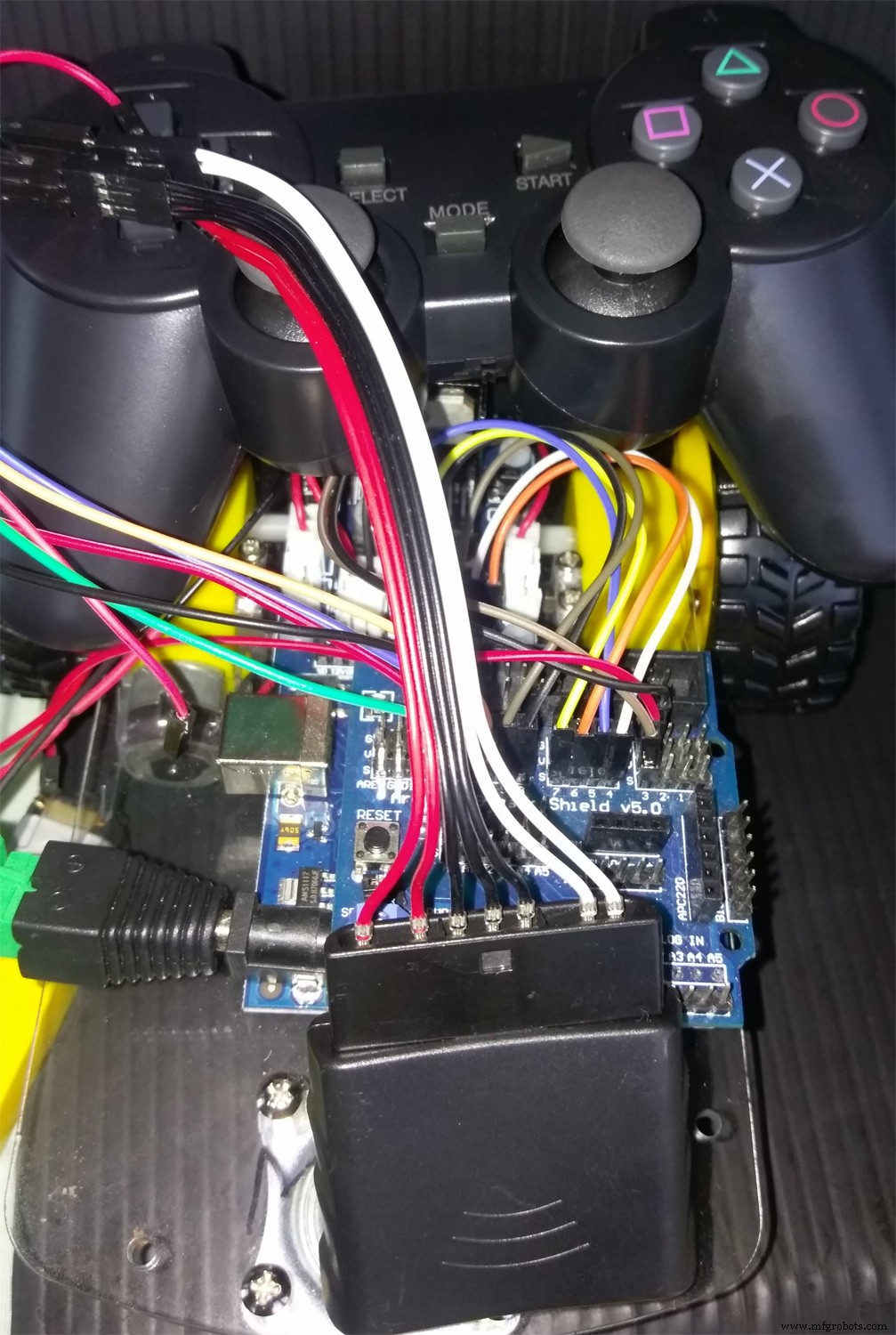 Create a Remote-Controlled Battle Bot Using a PS2 Controller