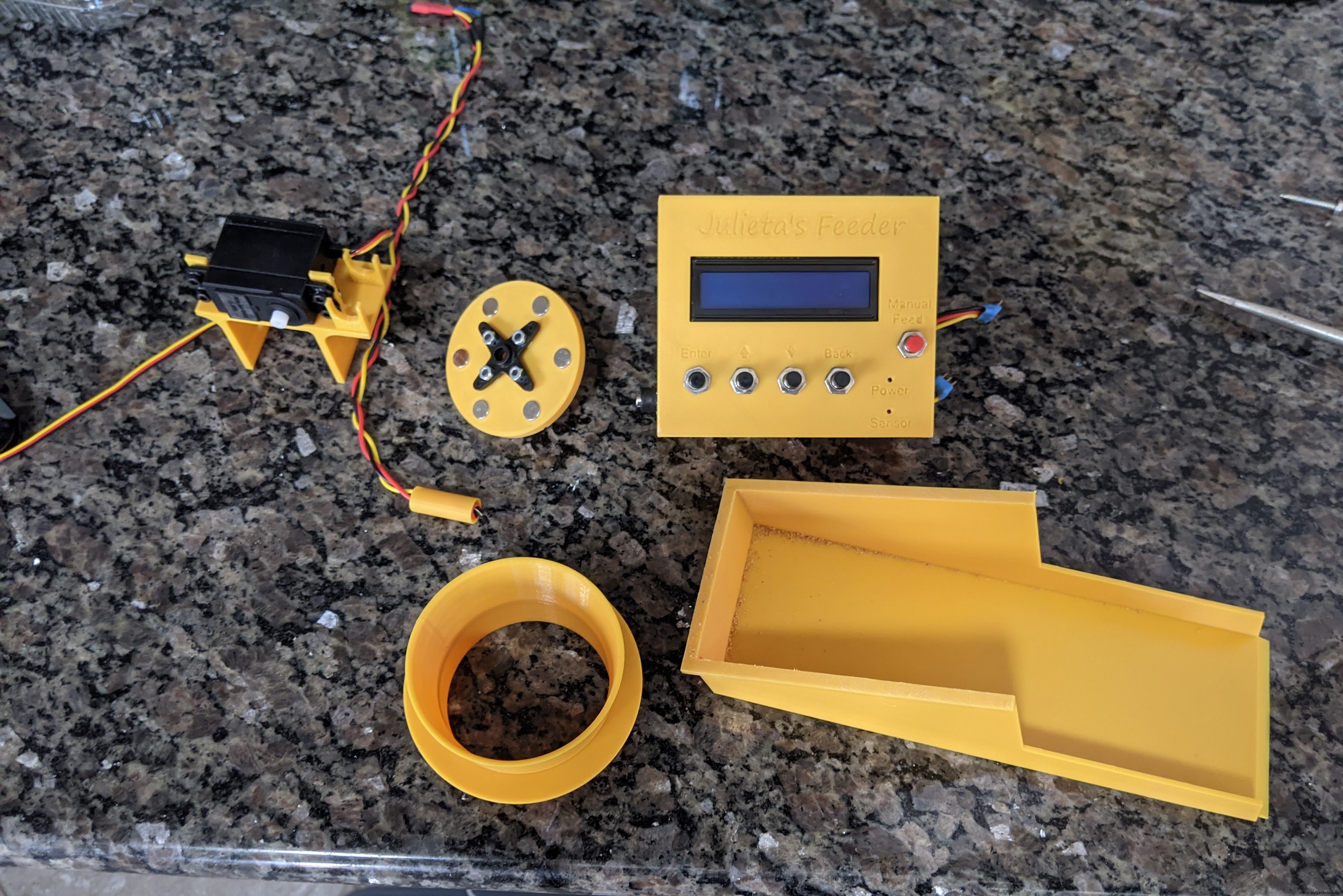 Smart 3D Printed Pet Feeder Powered by Arduino Nano