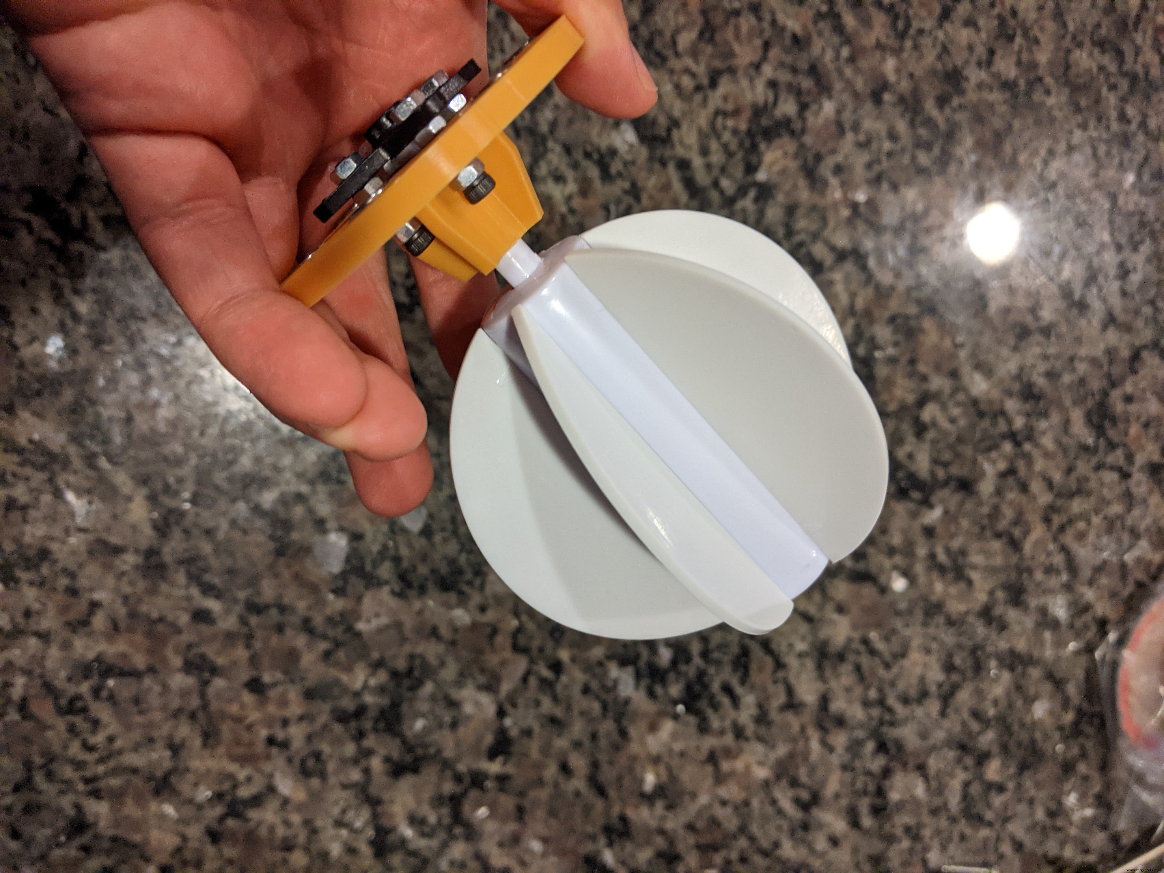 Smart 3D Printed Pet Feeder Powered by Arduino Nano