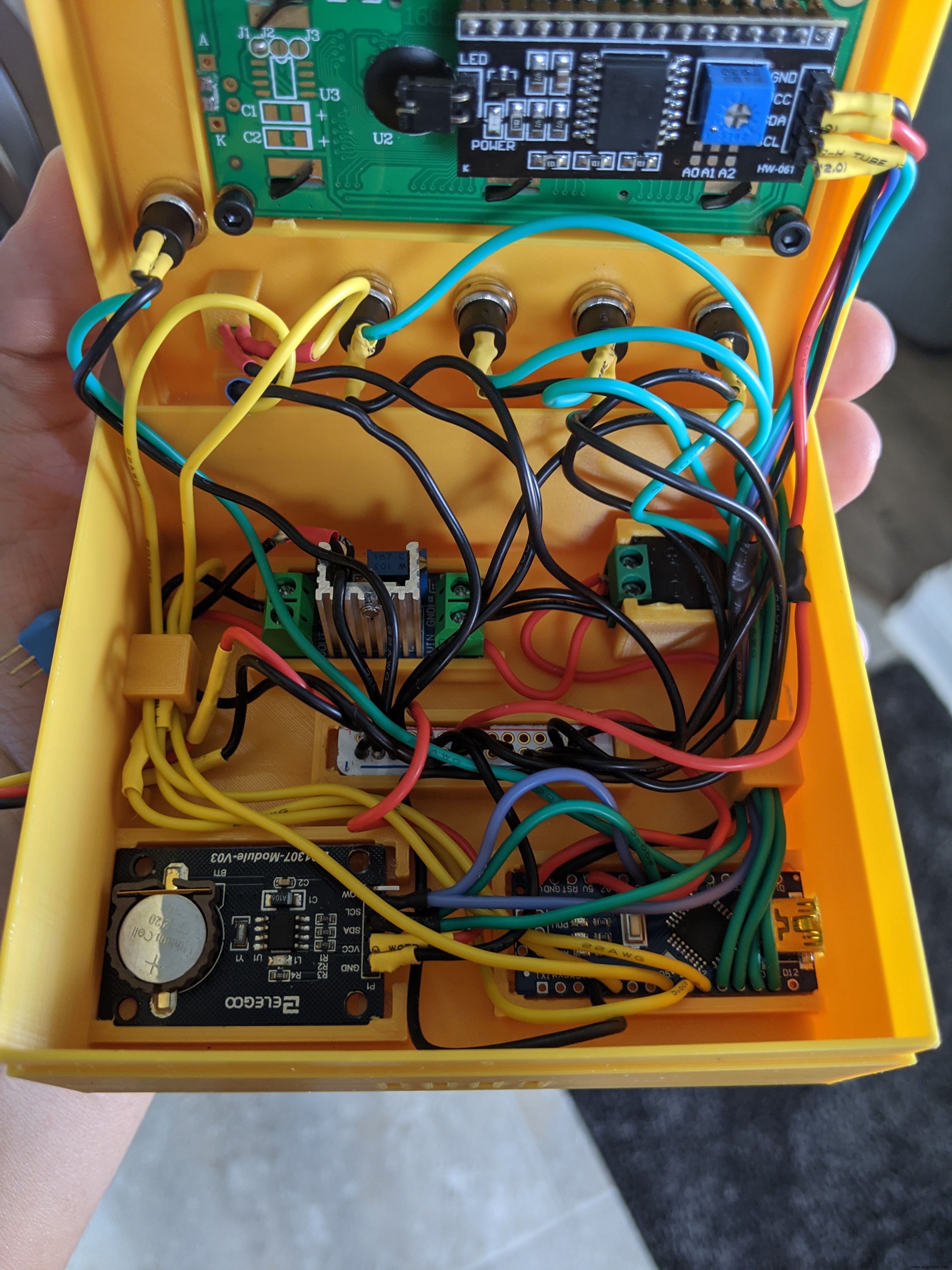 Smart 3D Printed Pet Feeder Powered by Arduino Nano