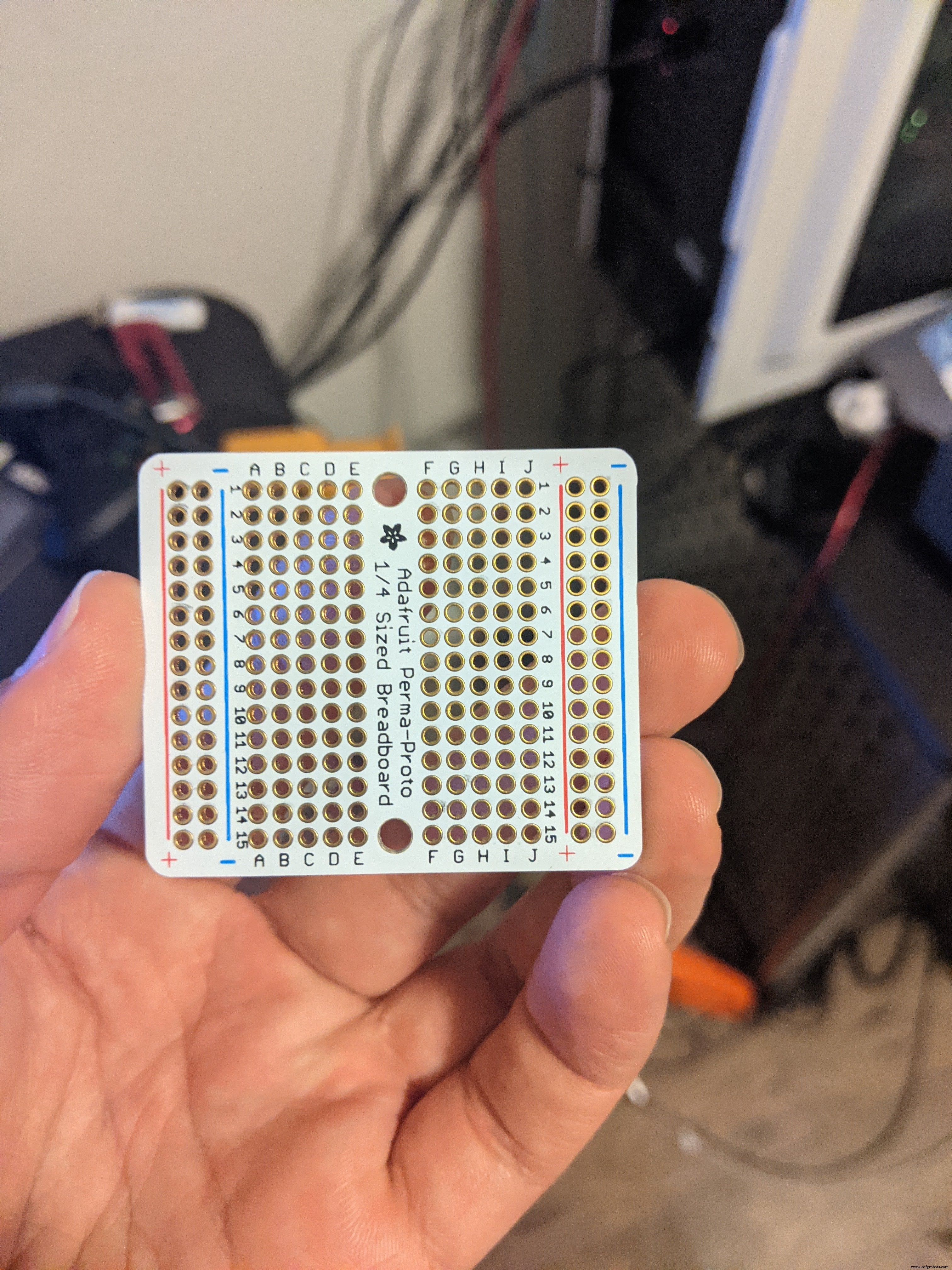 Smart 3D Printed Pet Feeder Powered by Arduino Nano