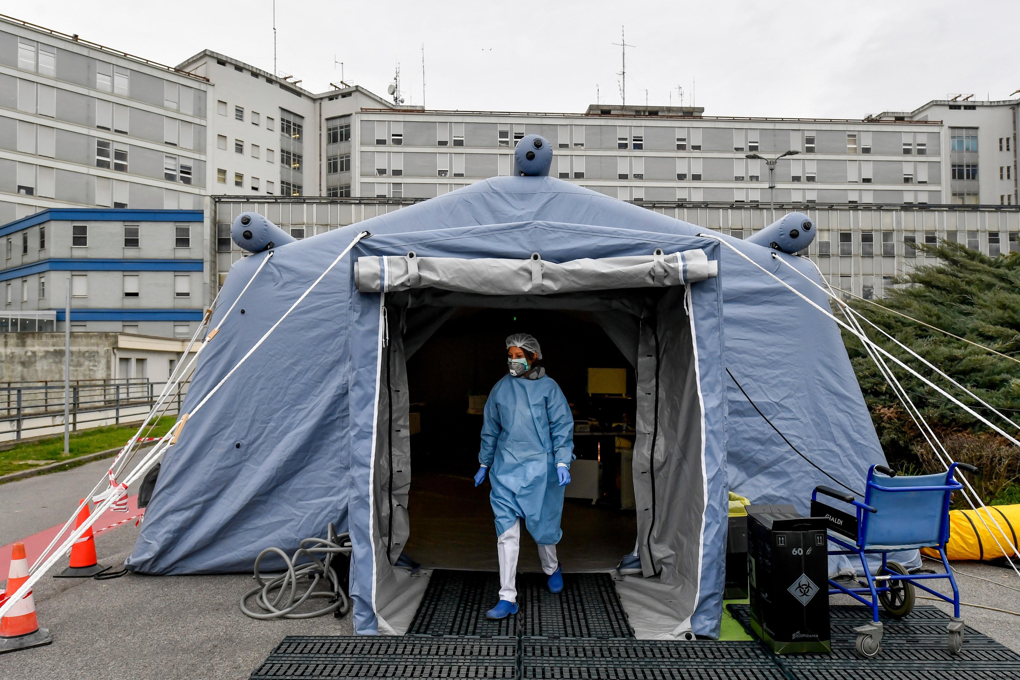 Build a Smart Wristband with Arduino MKR GSM 1400 & Hologram IoT