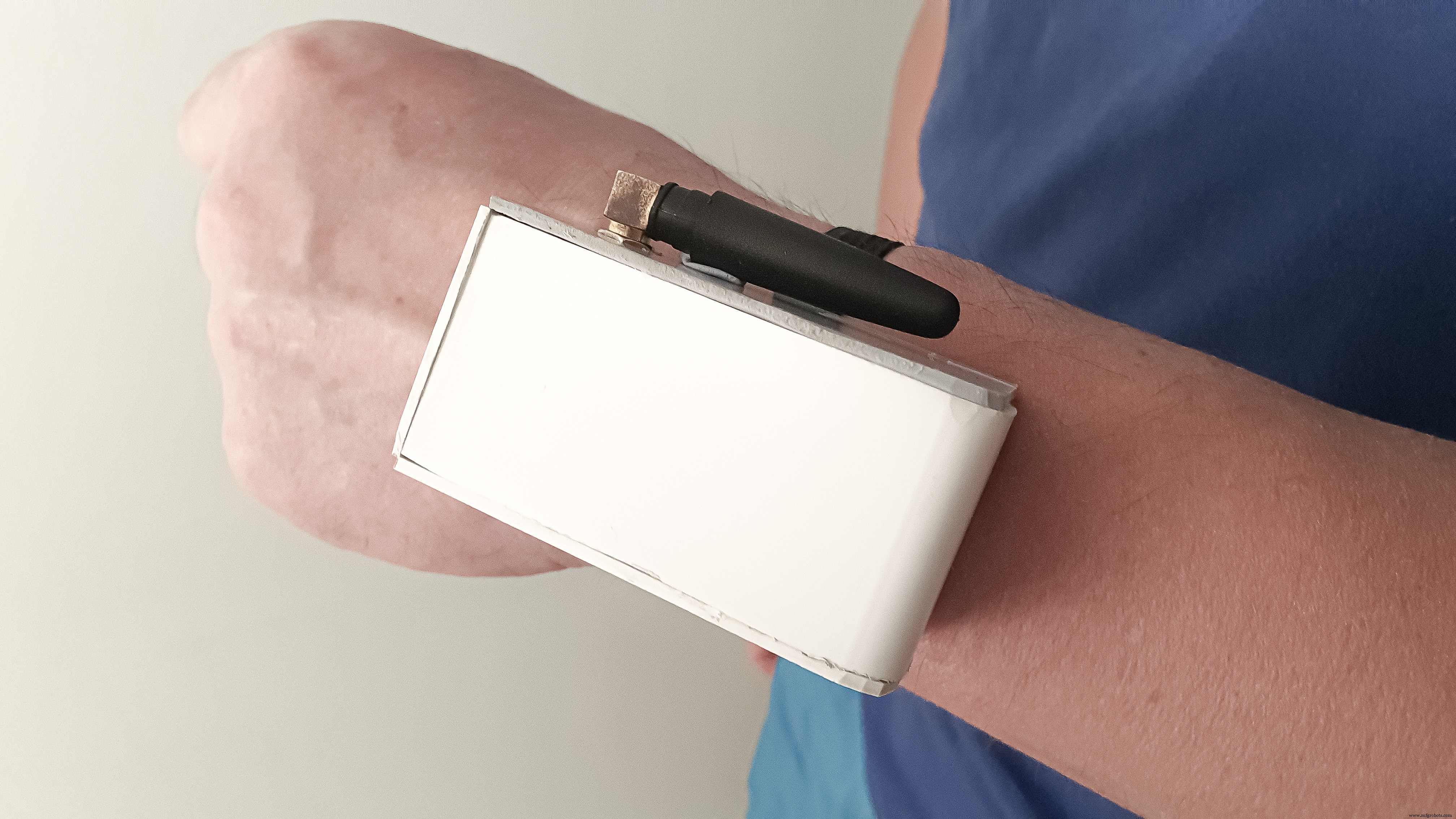 Build a Smart Wristband with Arduino MKR GSM 1400 & Hologram IoT