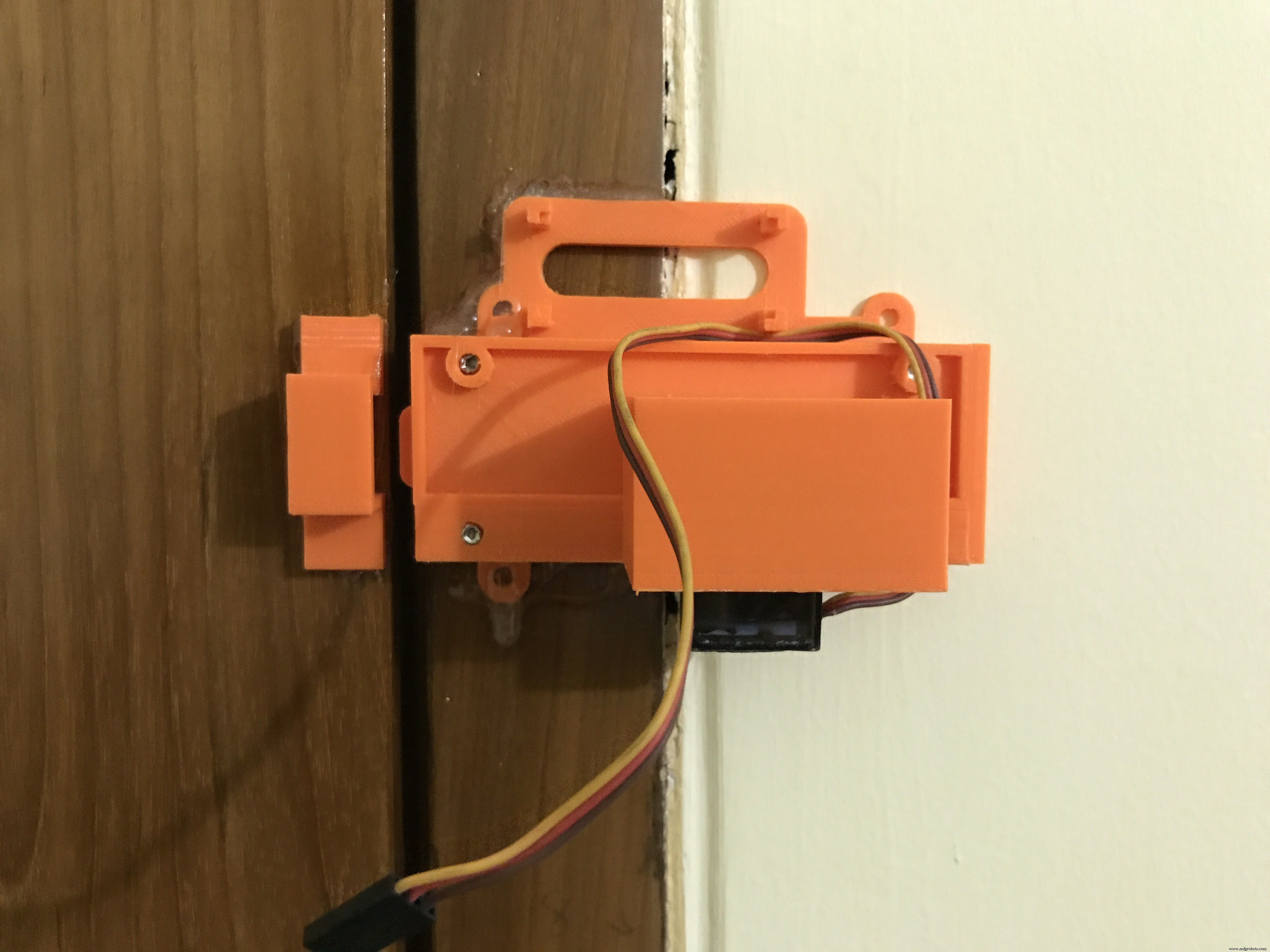 Smart Keyless Door Lock – Arduino & Android Bluetooth‑Controlled Password System