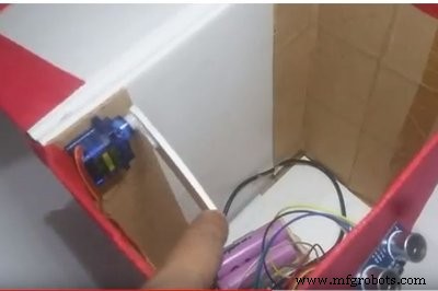 Arduino‑Powered Smart Trash Bin with Auto‑Open Lid