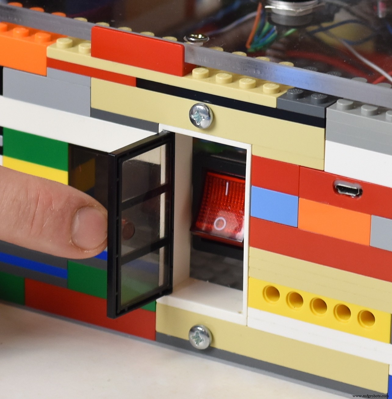 Build an Arduino‑Powered LEGO Arcade Game Box – DIY Kit with Nano, Battery, LCD, and More