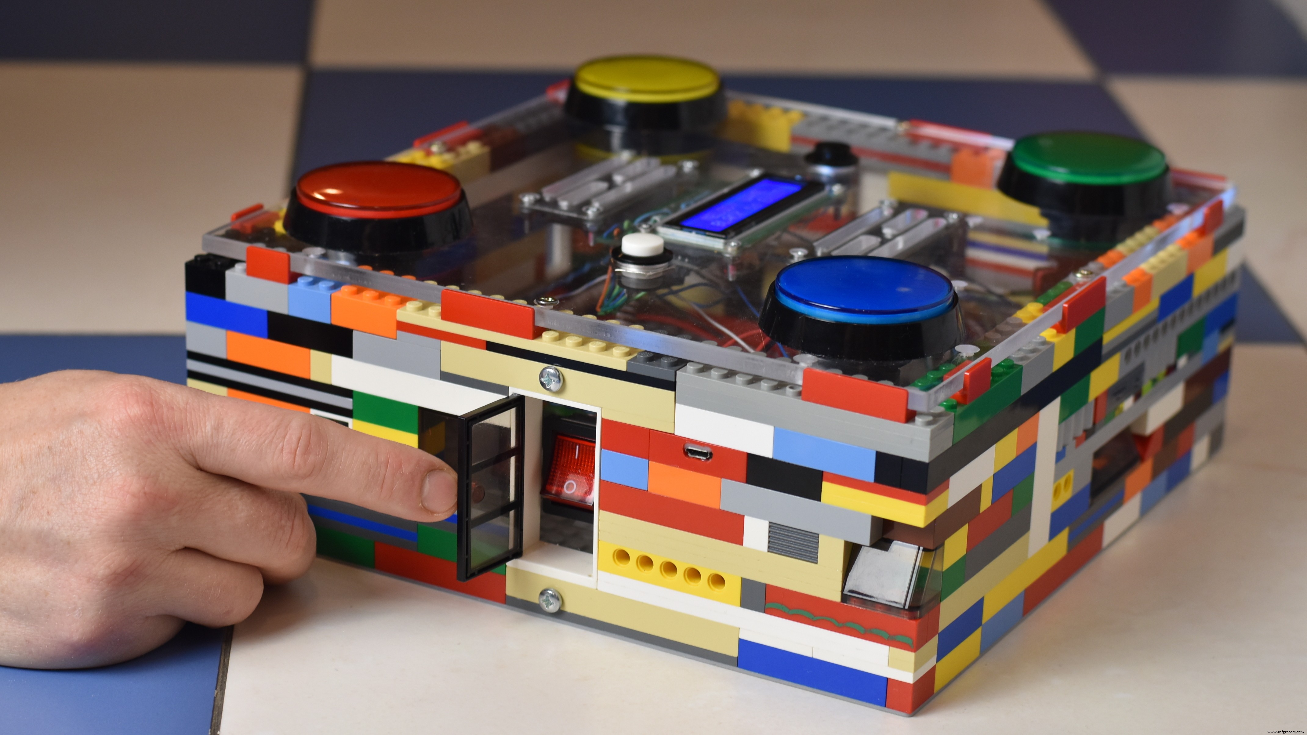 Build an Arduino‑Powered LEGO Arcade Game Box – DIY Kit with Nano, Battery, LCD, and More