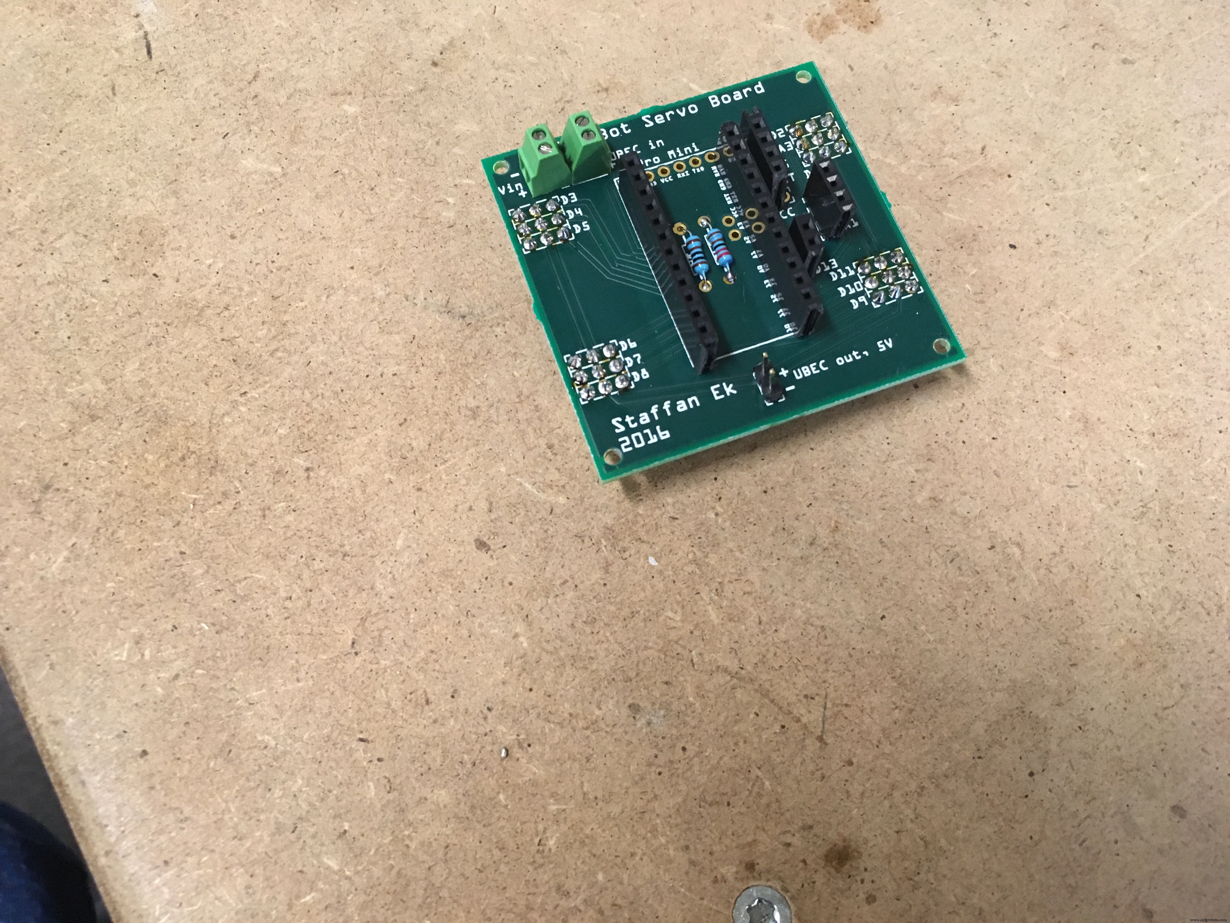 KITtyBot: DIY Smart Robot Kit with Arduino Pro Mini, Servos, IR Control & Power Supply