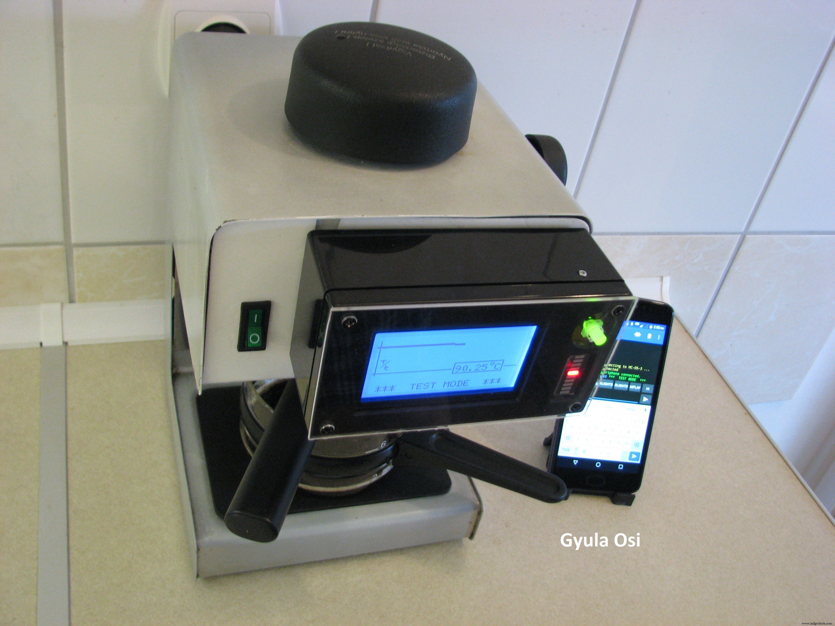 Arduino‑Powered Smart Coffee Maker with Bluetooth Control and Temperature Monitoring