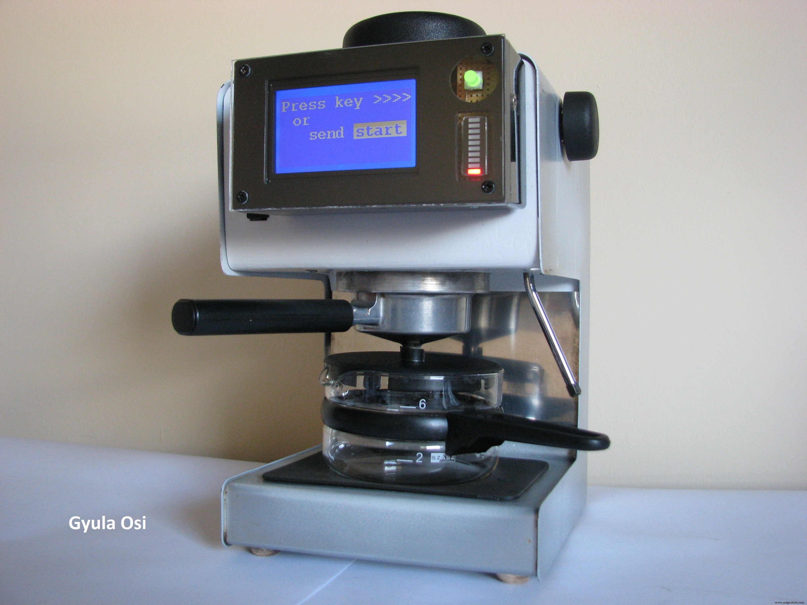 Arduino‑Powered Smart Coffee Maker with Bluetooth Control and Temperature Monitoring