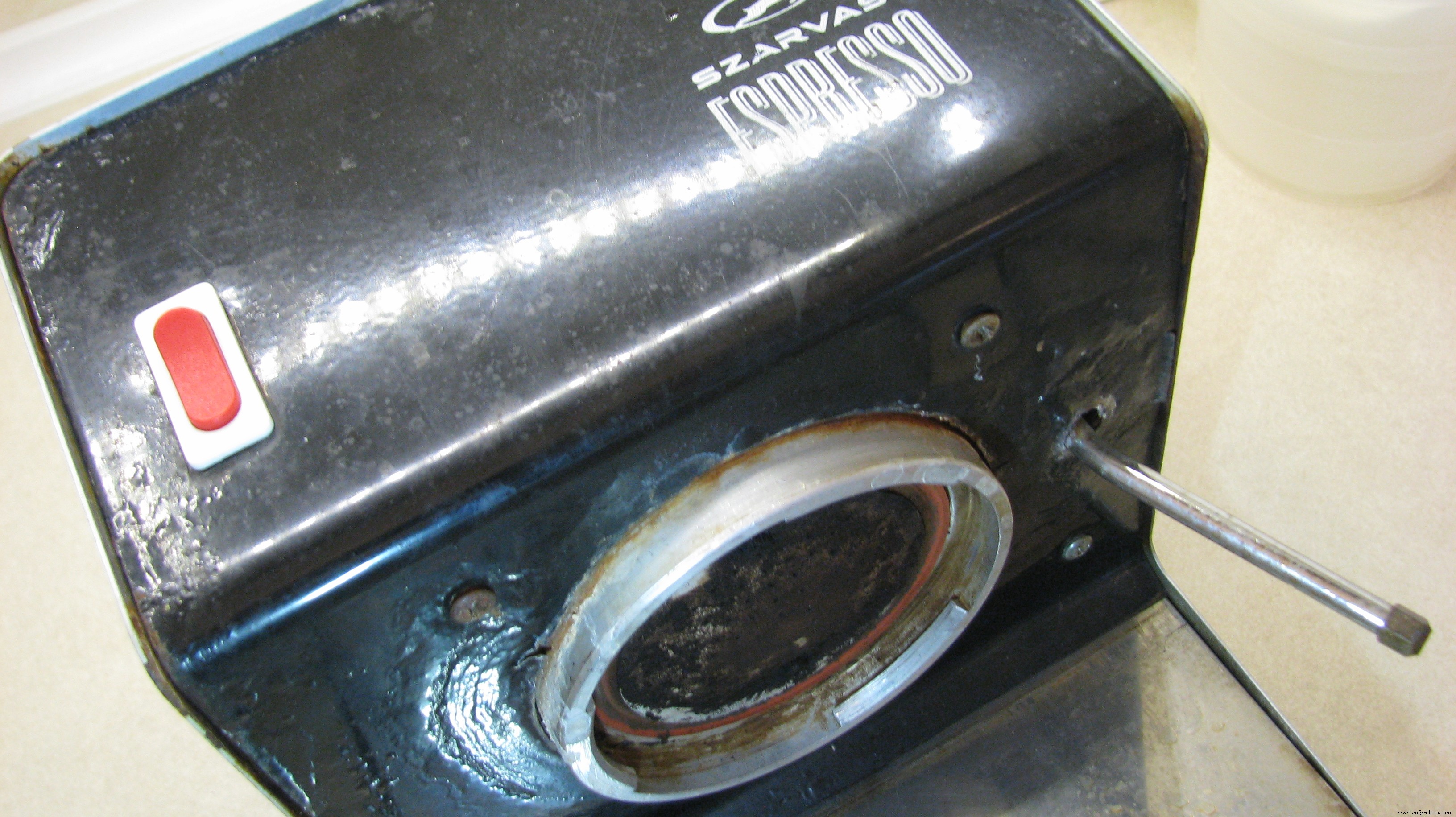 Arduino‑Powered Smart Coffee Maker with Bluetooth Control and Temperature Monitoring