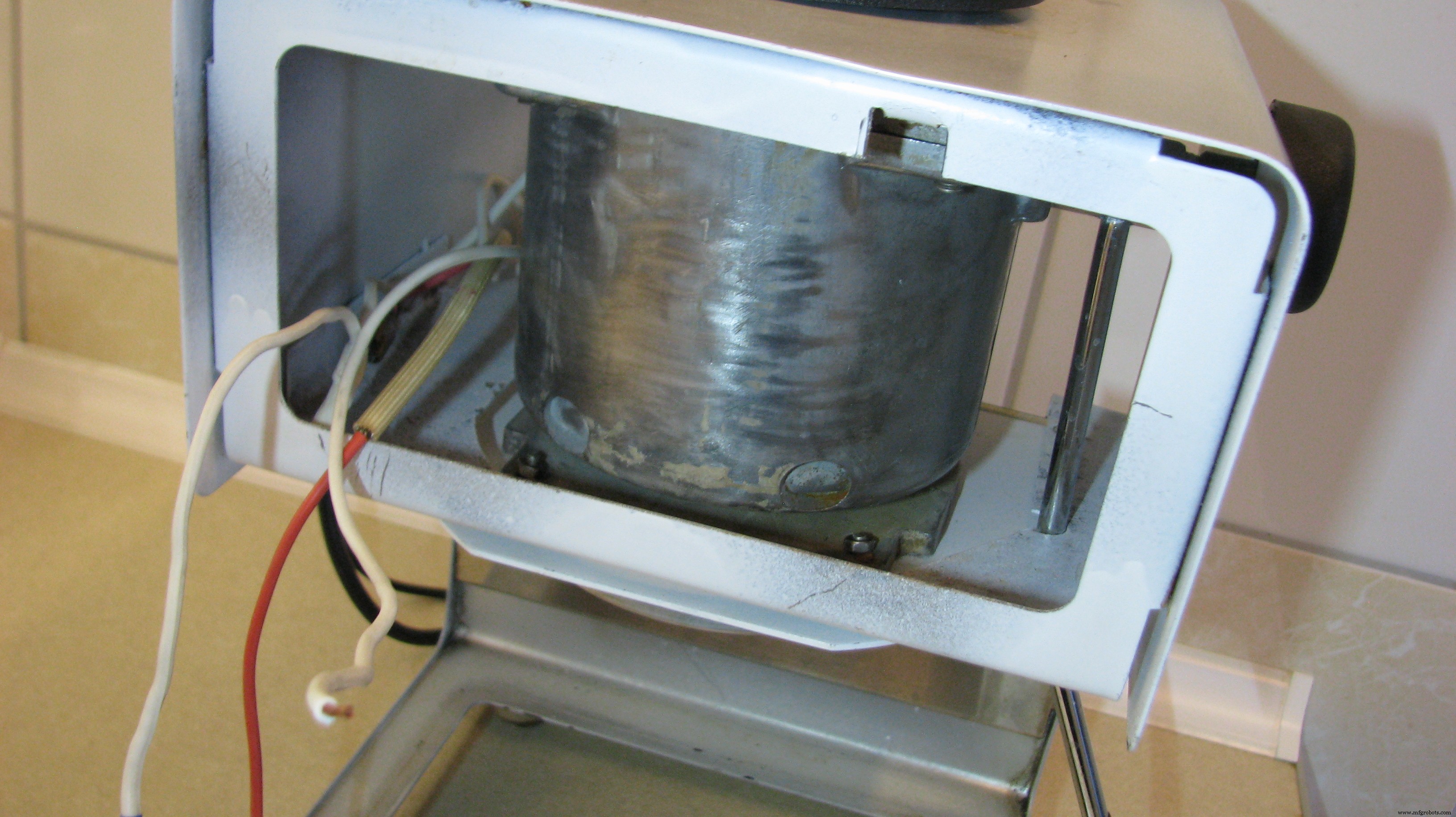 Arduino‑Powered Smart Coffee Maker with Bluetooth Control and Temperature Monitoring