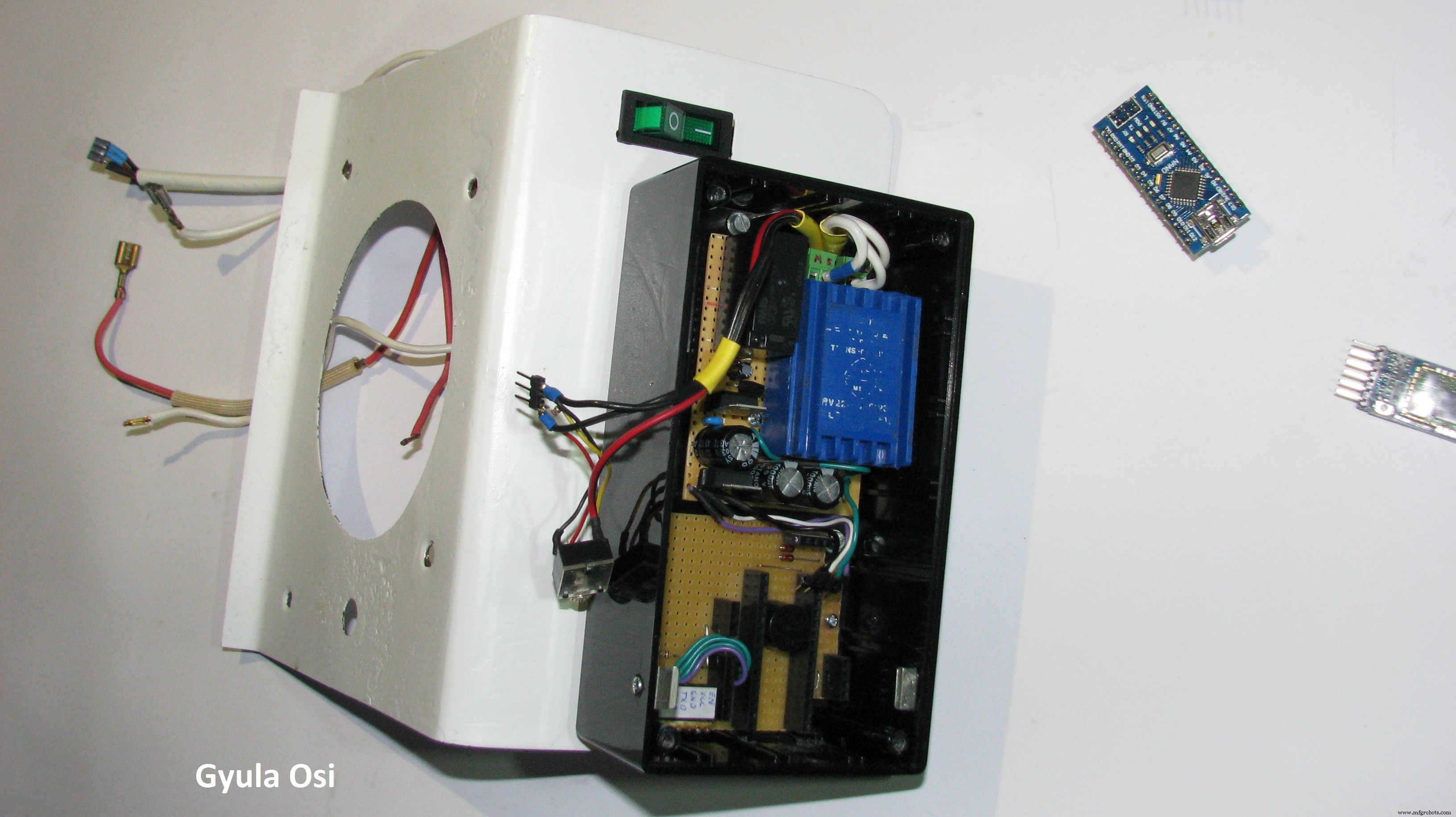 Arduino‑Powered Smart Coffee Maker with Bluetooth Control and Temperature Monitoring