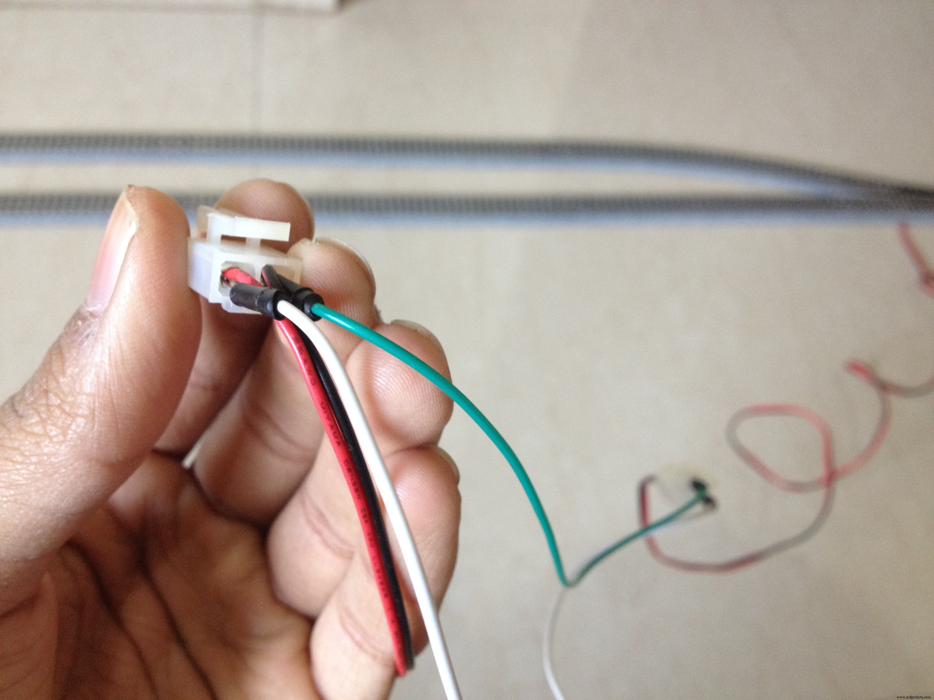 Smart Automated Model Railway Layout with Passing Siding – Arduino‑Powered