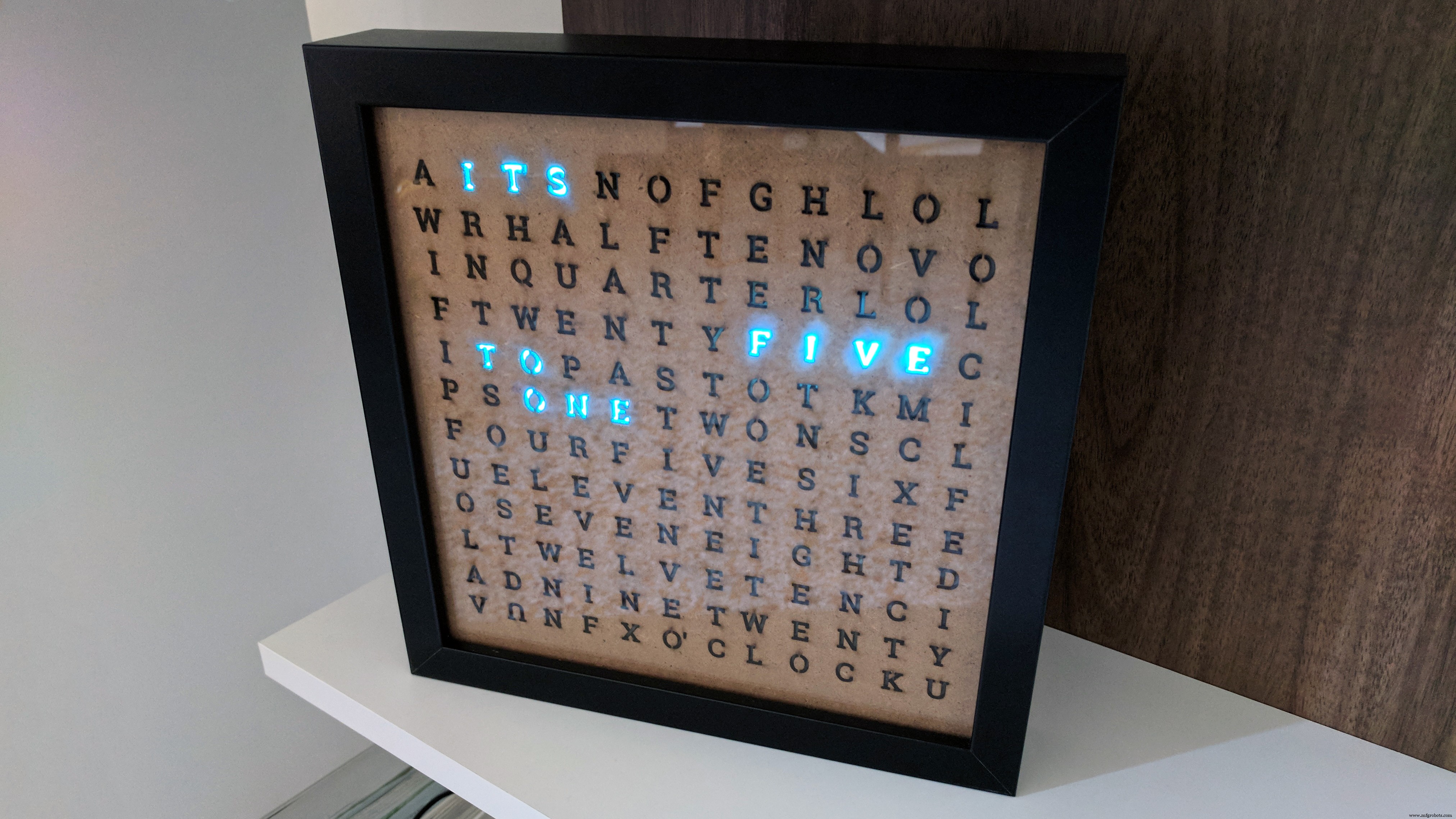 Android Things Word Clock – Speak Your Language in Real Time