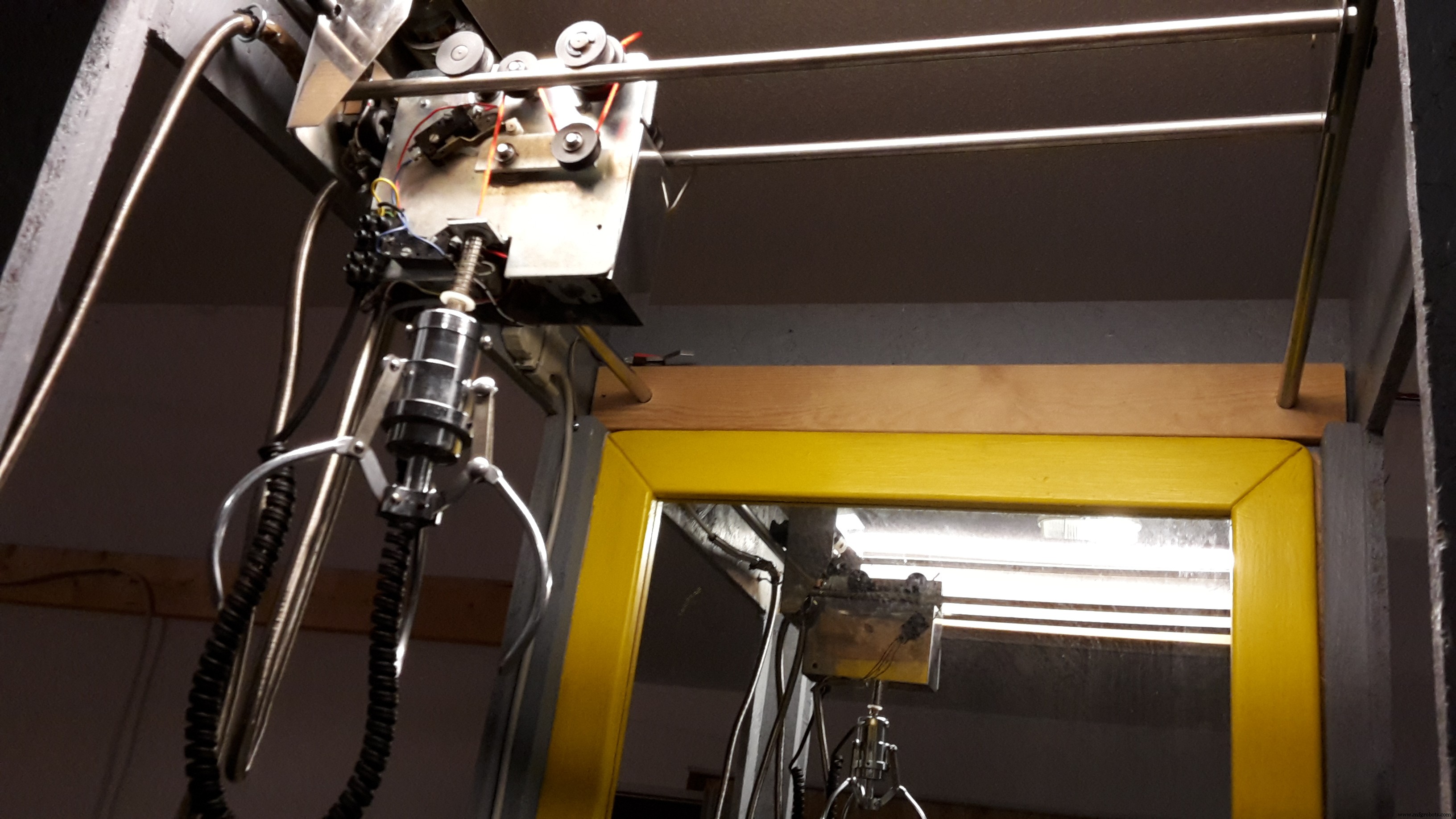 DIY Arduino Claw Machine – Build Your Own Arcade Toy