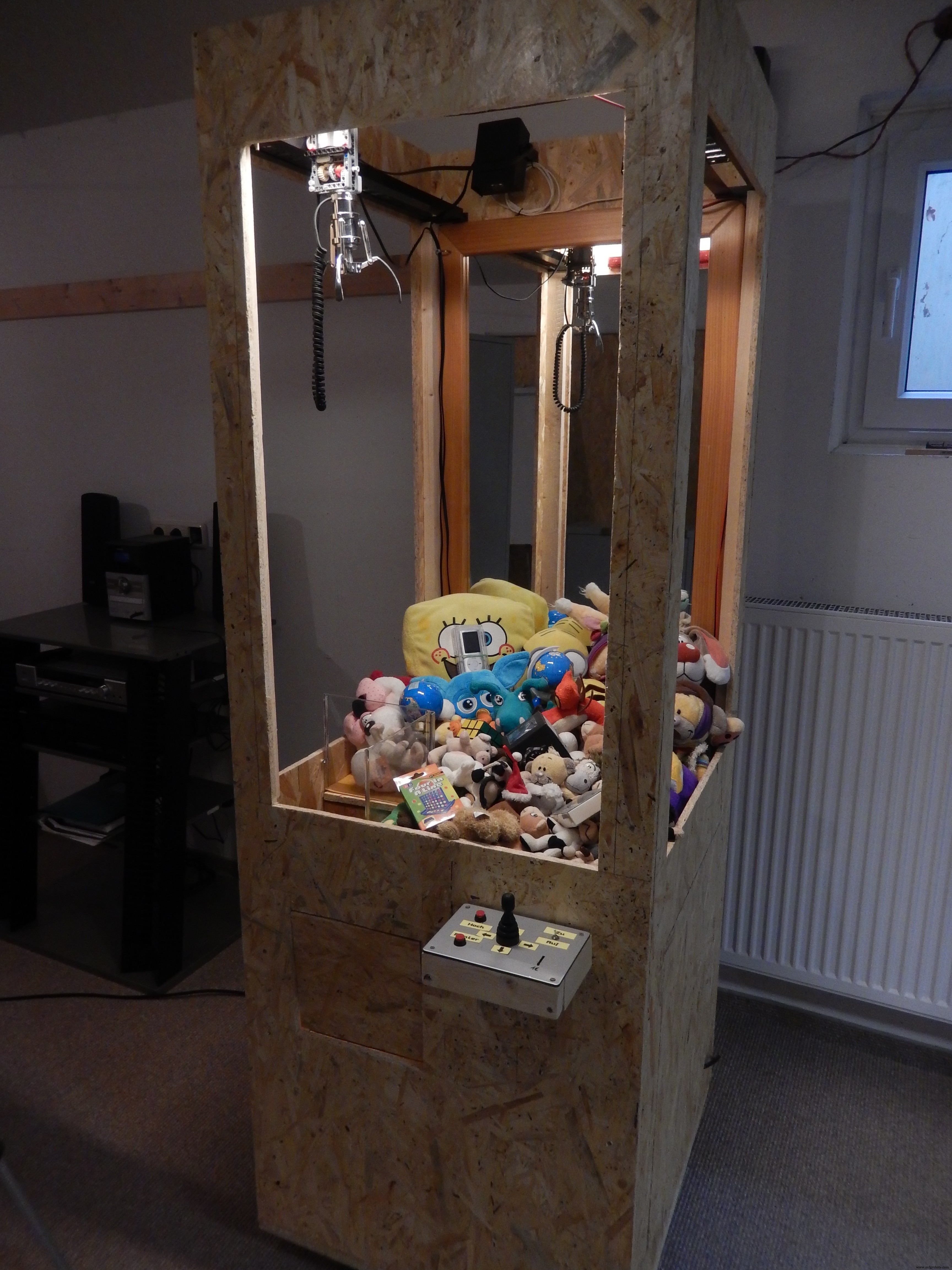 DIY Arduino Claw Machine – Build Your Own Arcade Toy
